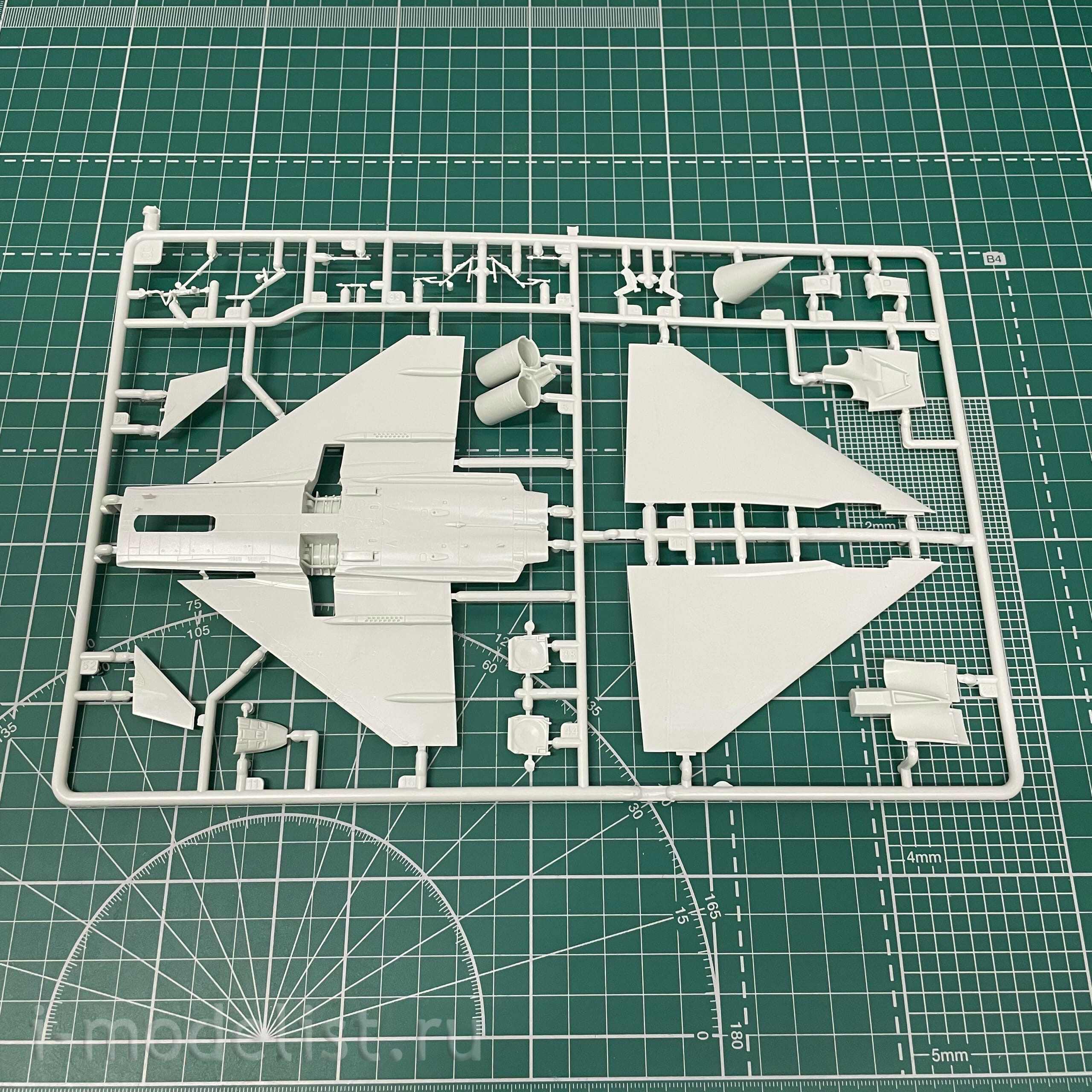 03884 Revell 1/72 multi-role fighter Eurofighter 