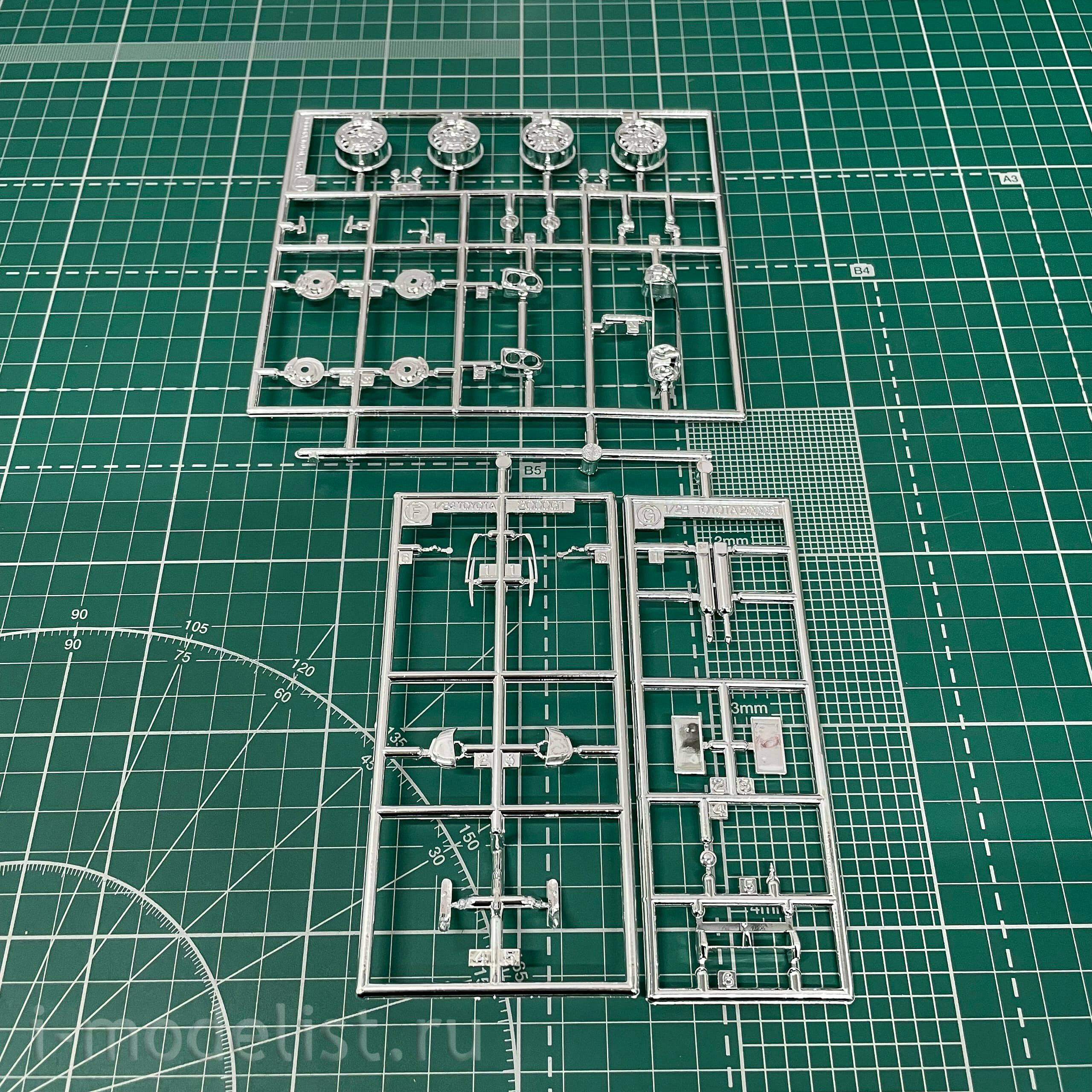 21201 Hasegawa 1/24 Toyota 2000GT Car