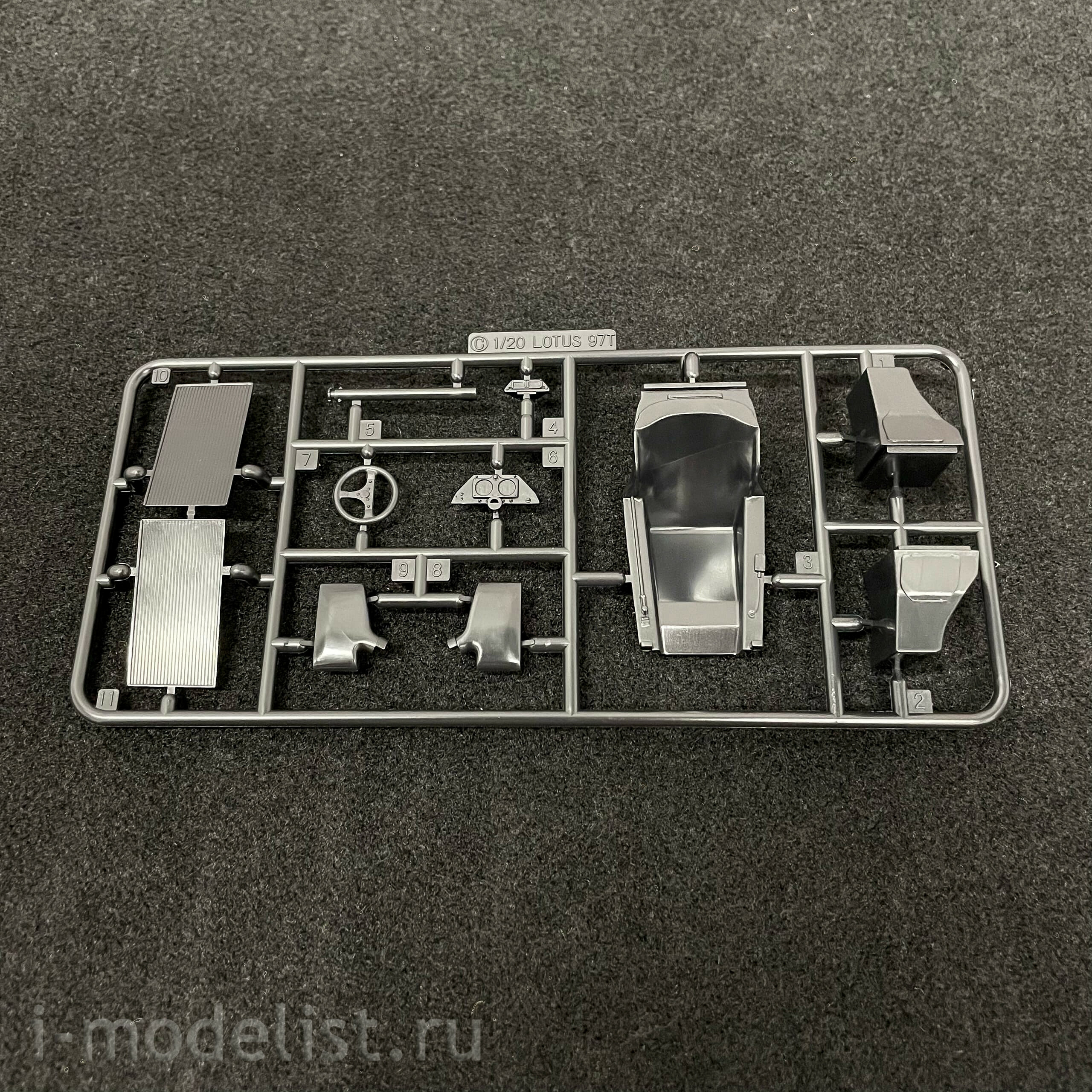 09195 Fujimi 1/20 Lotus 97T Racing Car 1985