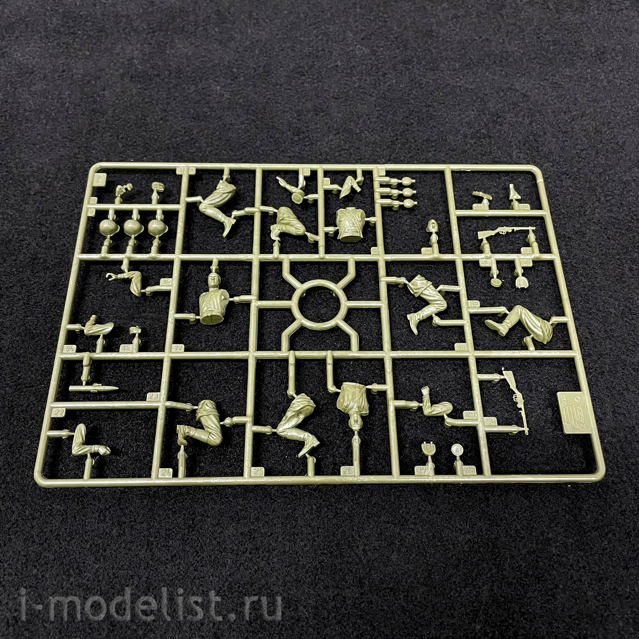 3671 Zvezda 1/35 Soviet 76 mm anti-tank gun ZIS-3 with calculation 