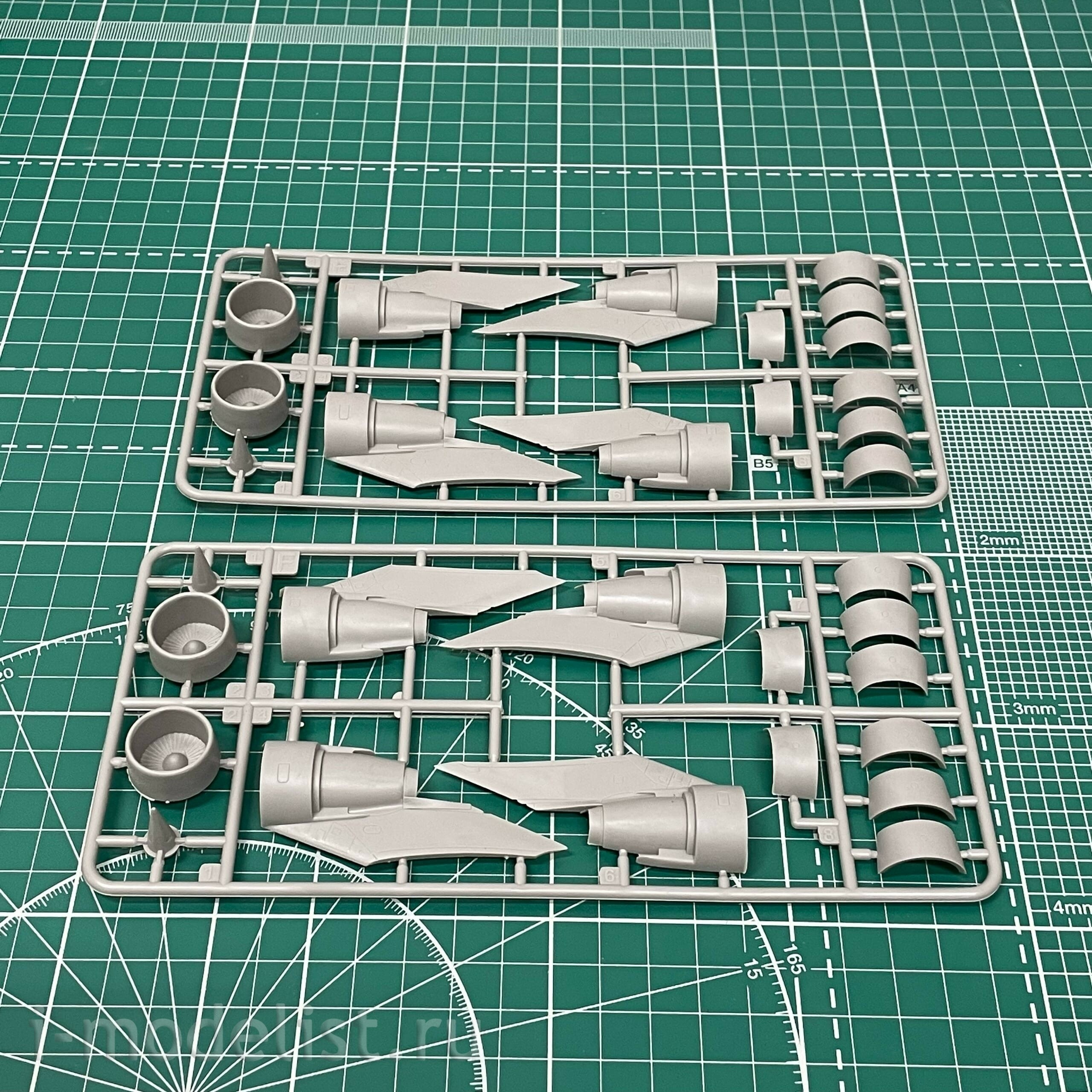332 Roden 1/144 C-5M Super Galaxy Aircraft
