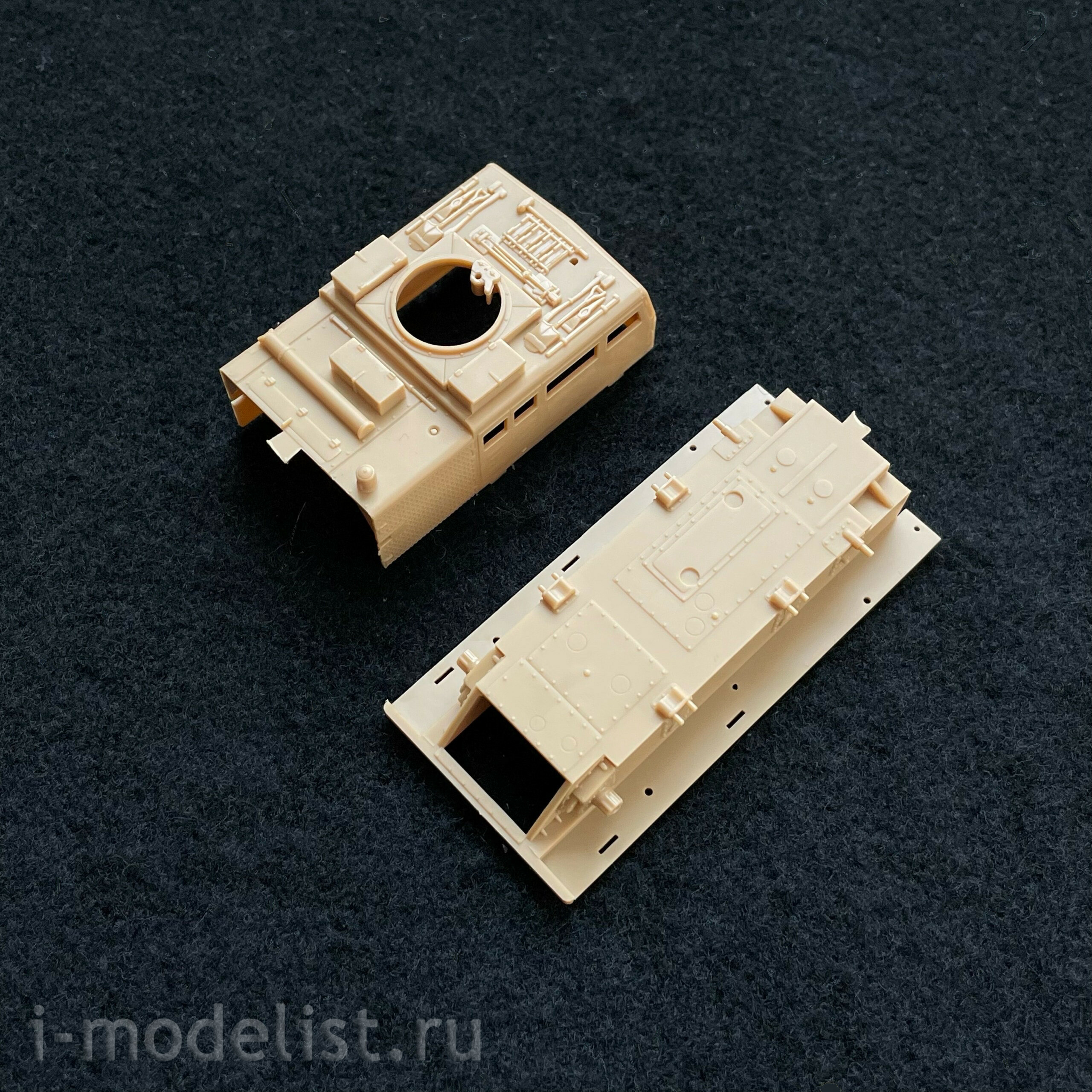 82920 HobbyBoss 1/72 M4 High Speed Tractor (3-in./90mm)