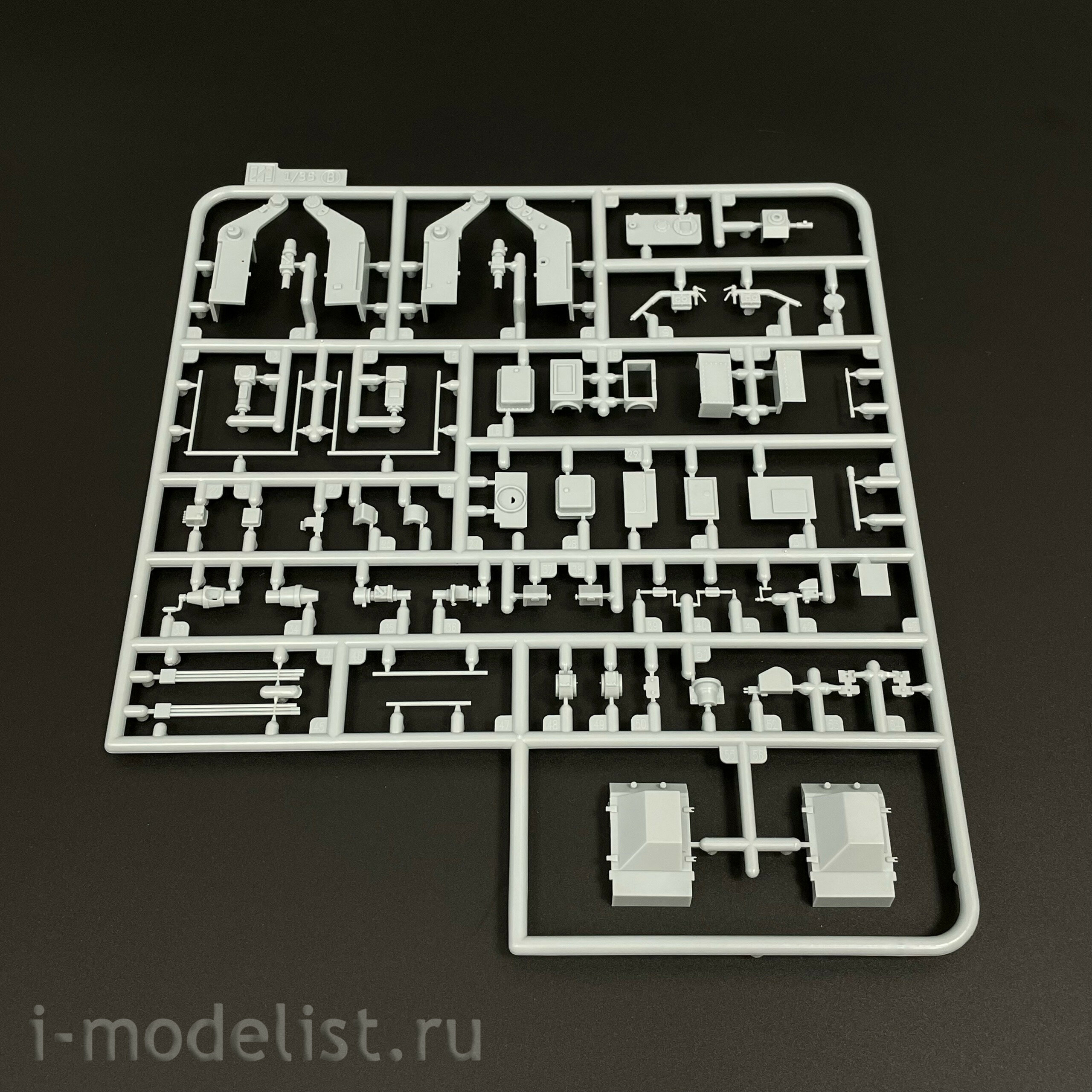 ZM53001 Zimi Model 1/35 40-мм четырехствольная зенитная установка Bofors ВМС США