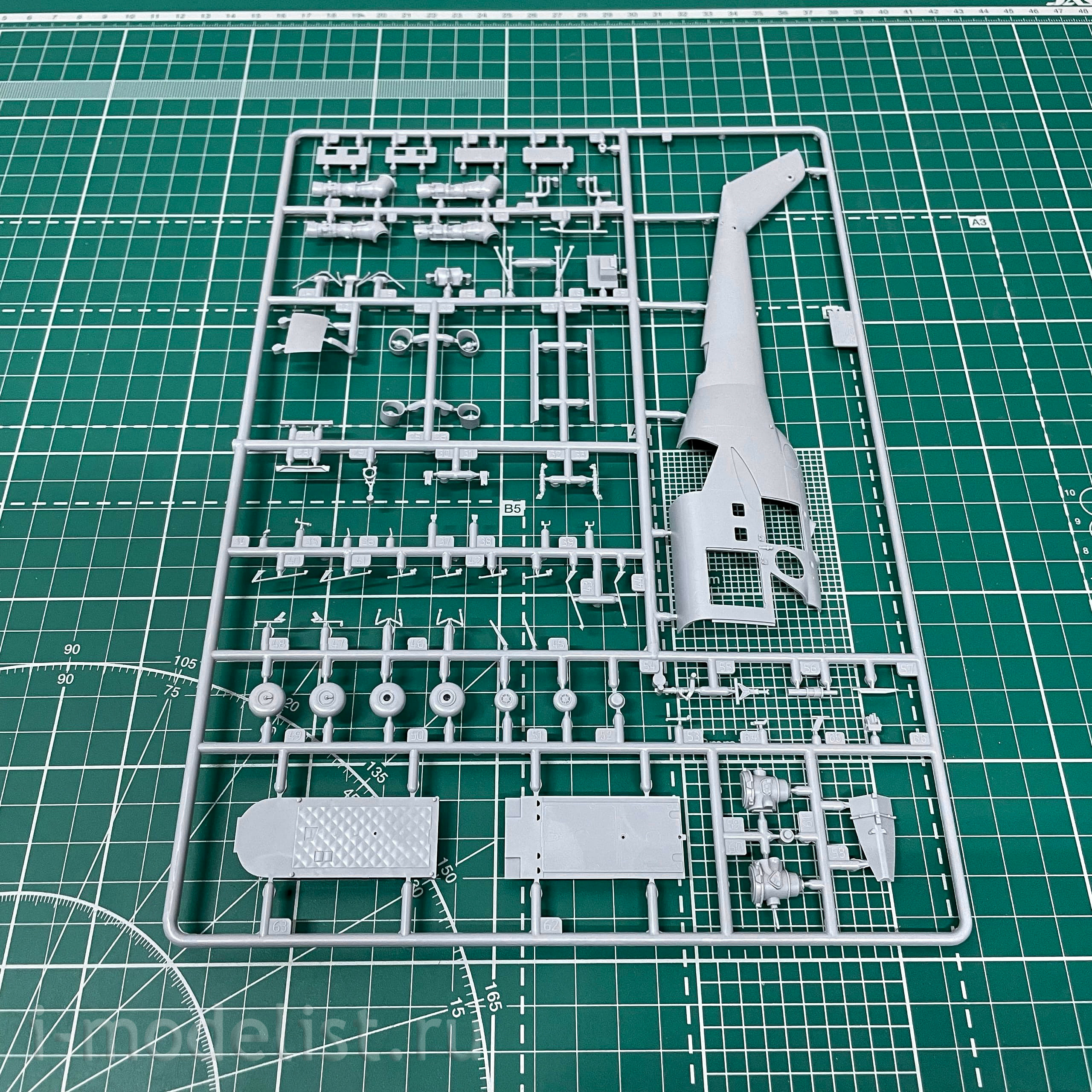 7273 Zvezda 1/72 Soviet attack helicopter
