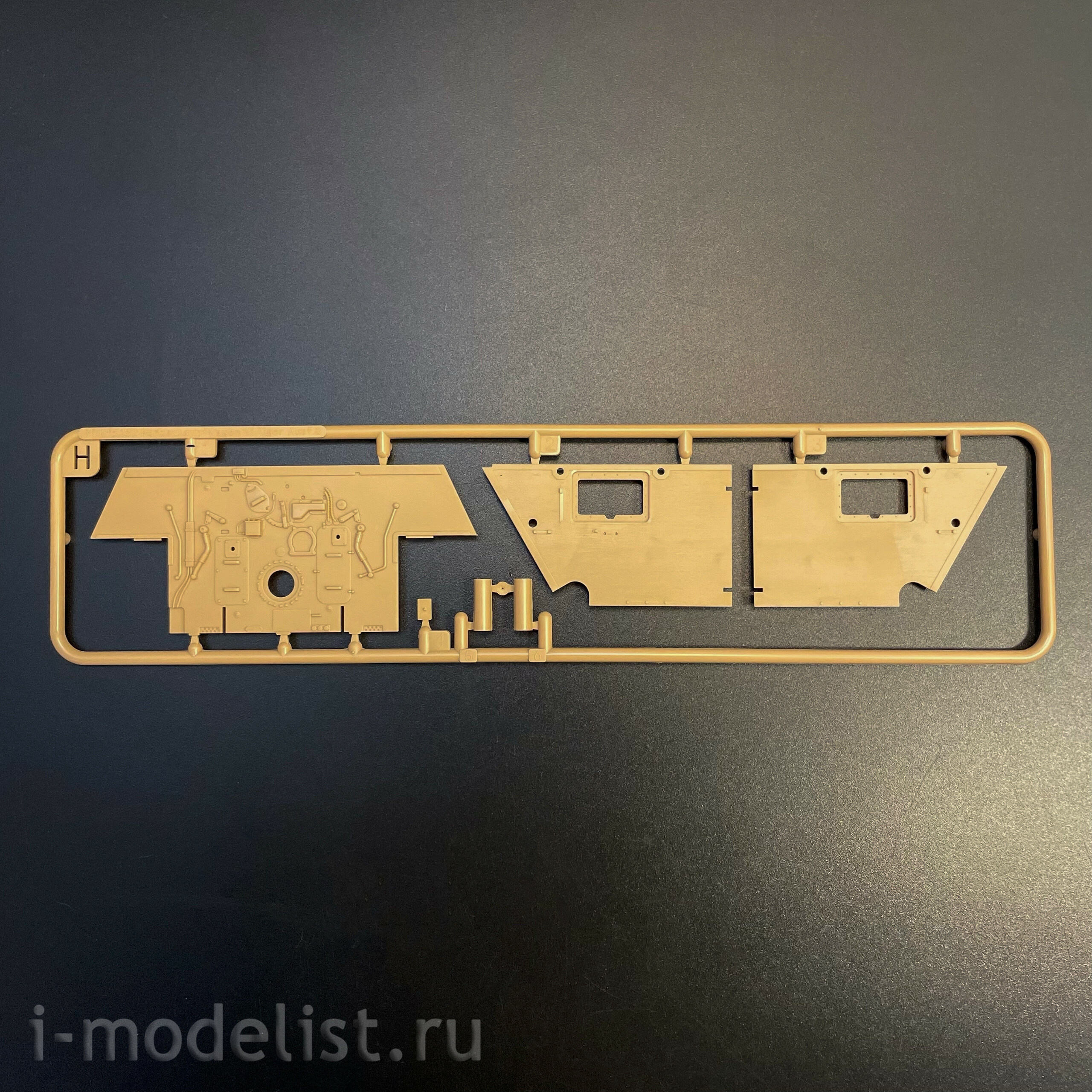 RM-5138 Rye Field Model 1/35 Notмецкий танк Sd.Kfz. 182 Pz.Kpfw.VI Ausf.B King Tiger Арденны 1944 (Upgrade-версия)