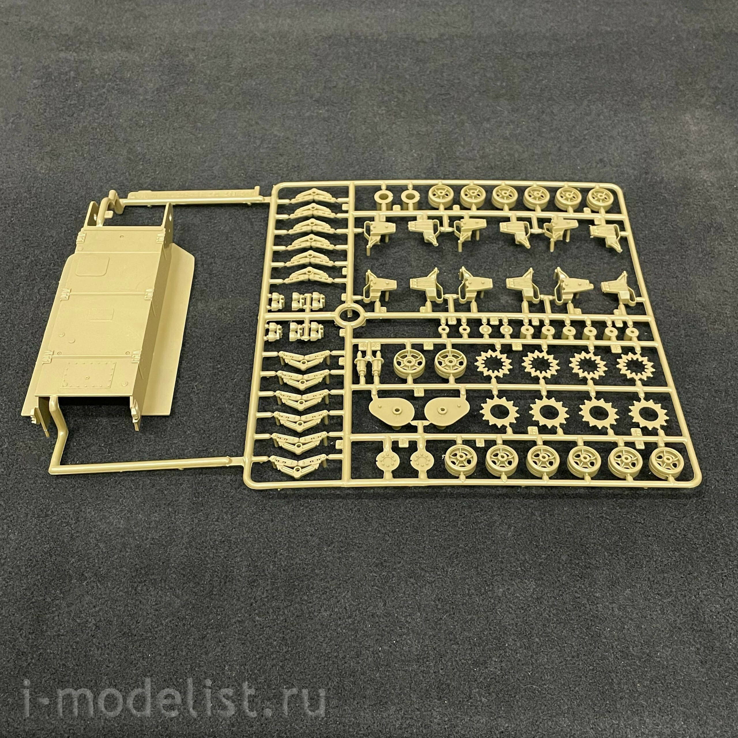 0225 Italeri 1/35 M4A1 SHERMAN
