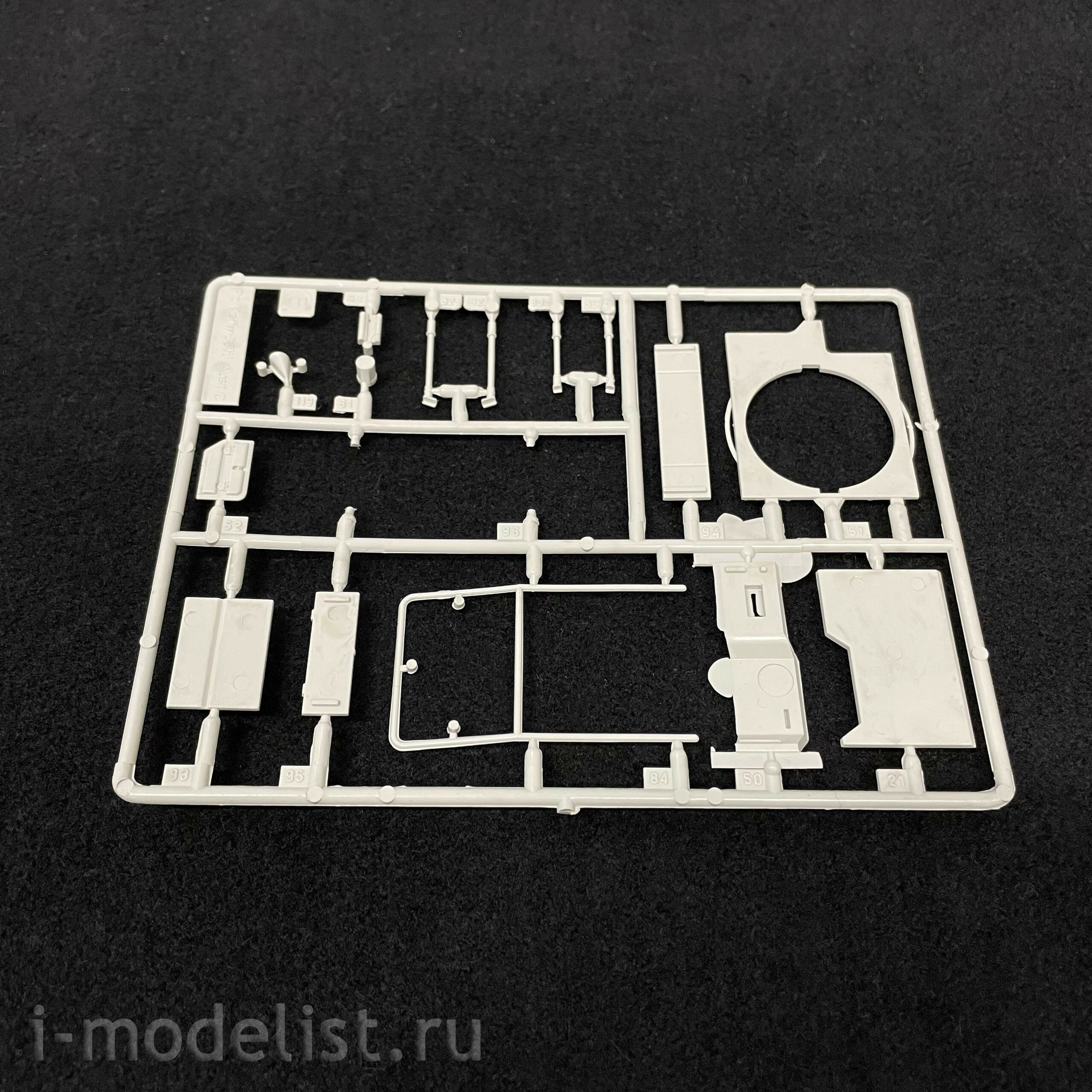 3542 Maket 1/35 Light tank Pz.Kpfw 38 (t) Ausf A-D (Prague)