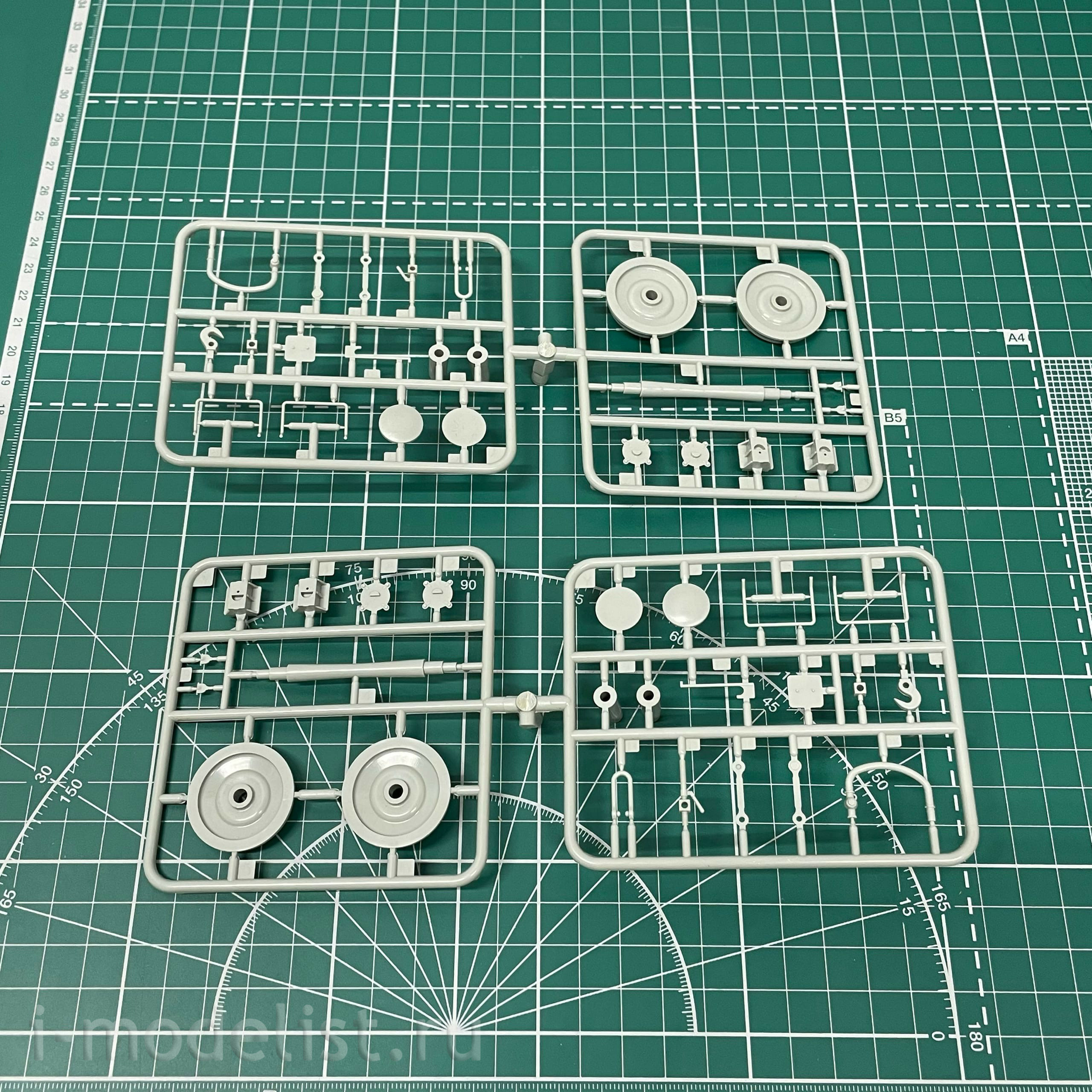35A02-MW Sabre Model 1/35 Railway Platform type SSys (metal wheels)