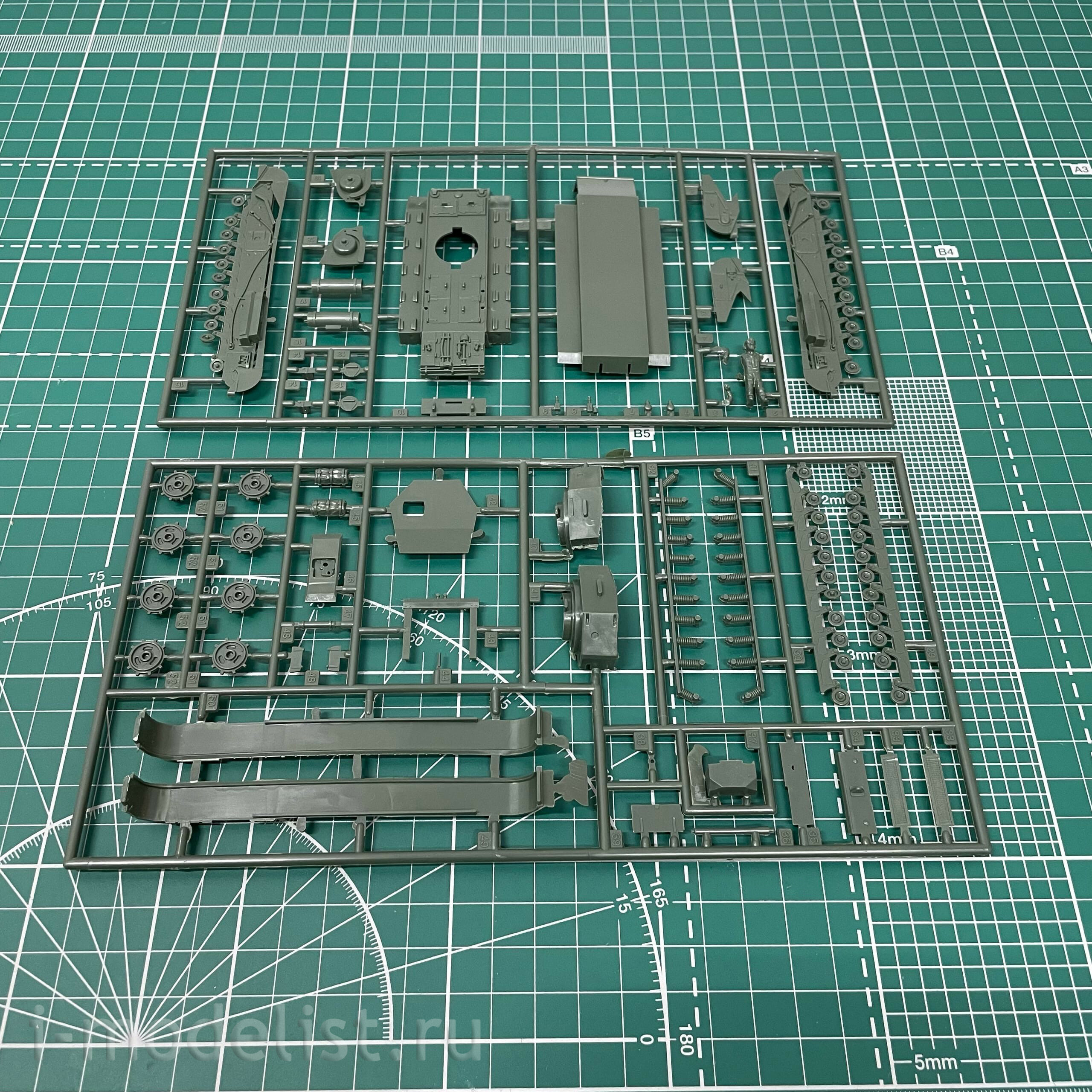 307243 Modeler 1/72 Tank Churchill. Series: lend-lease tanks