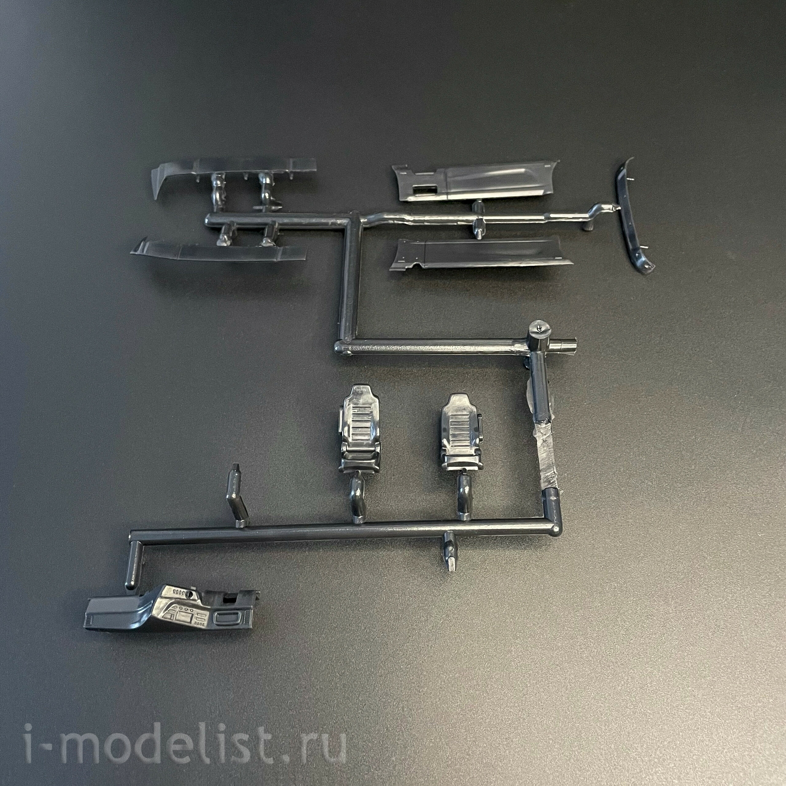 1513AVD AVD Models 1/43 Седельный тягач KAMAZ-54901