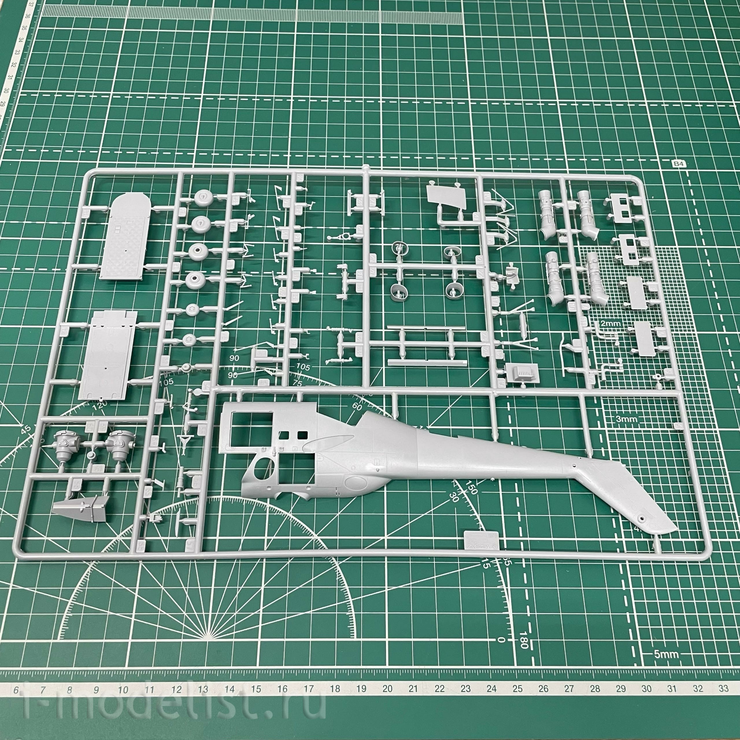 7315 Zvezda 1/72 Soviet attack helicopter 