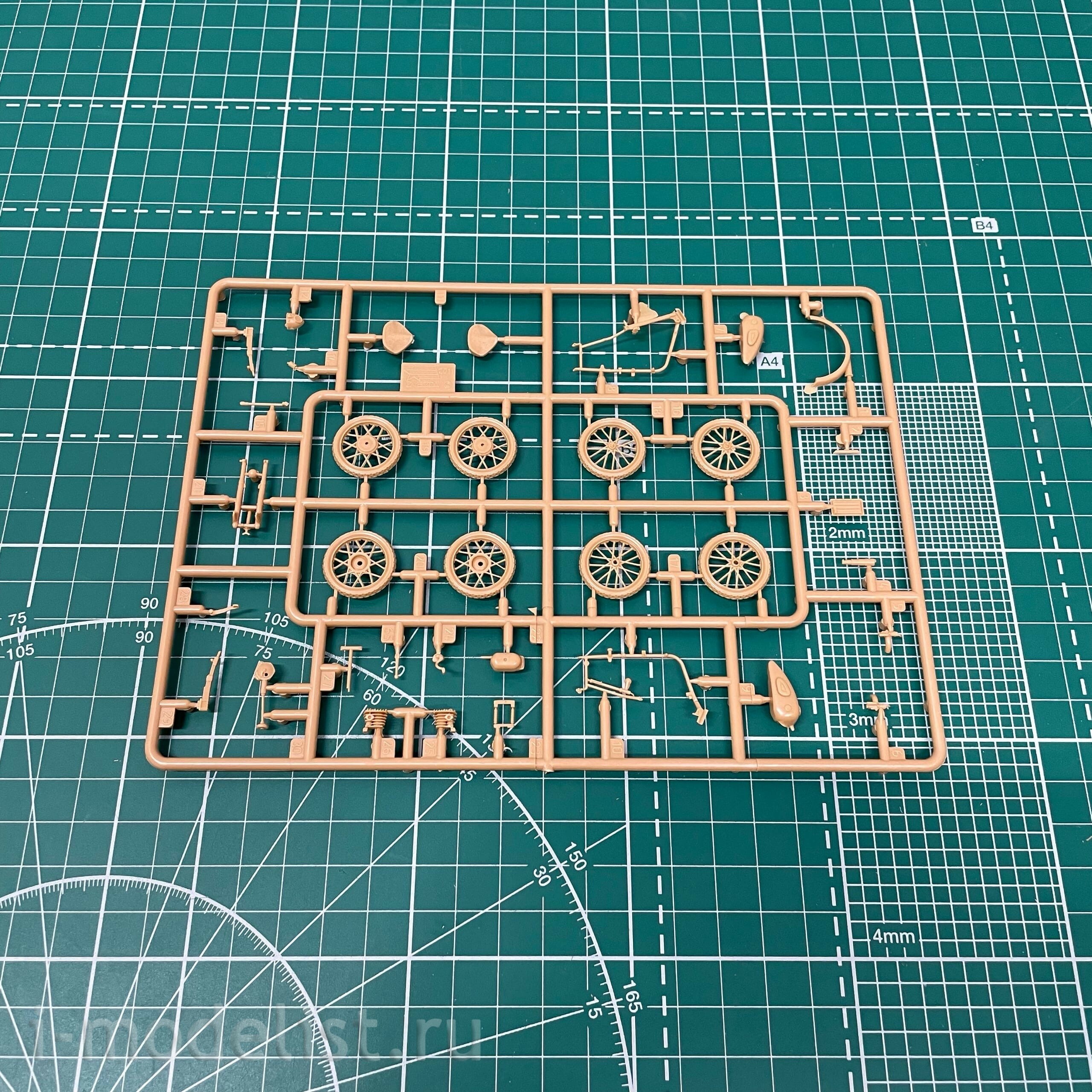 3651 Zvezda 1/35 Soviet motorcycle M-72 with mortar