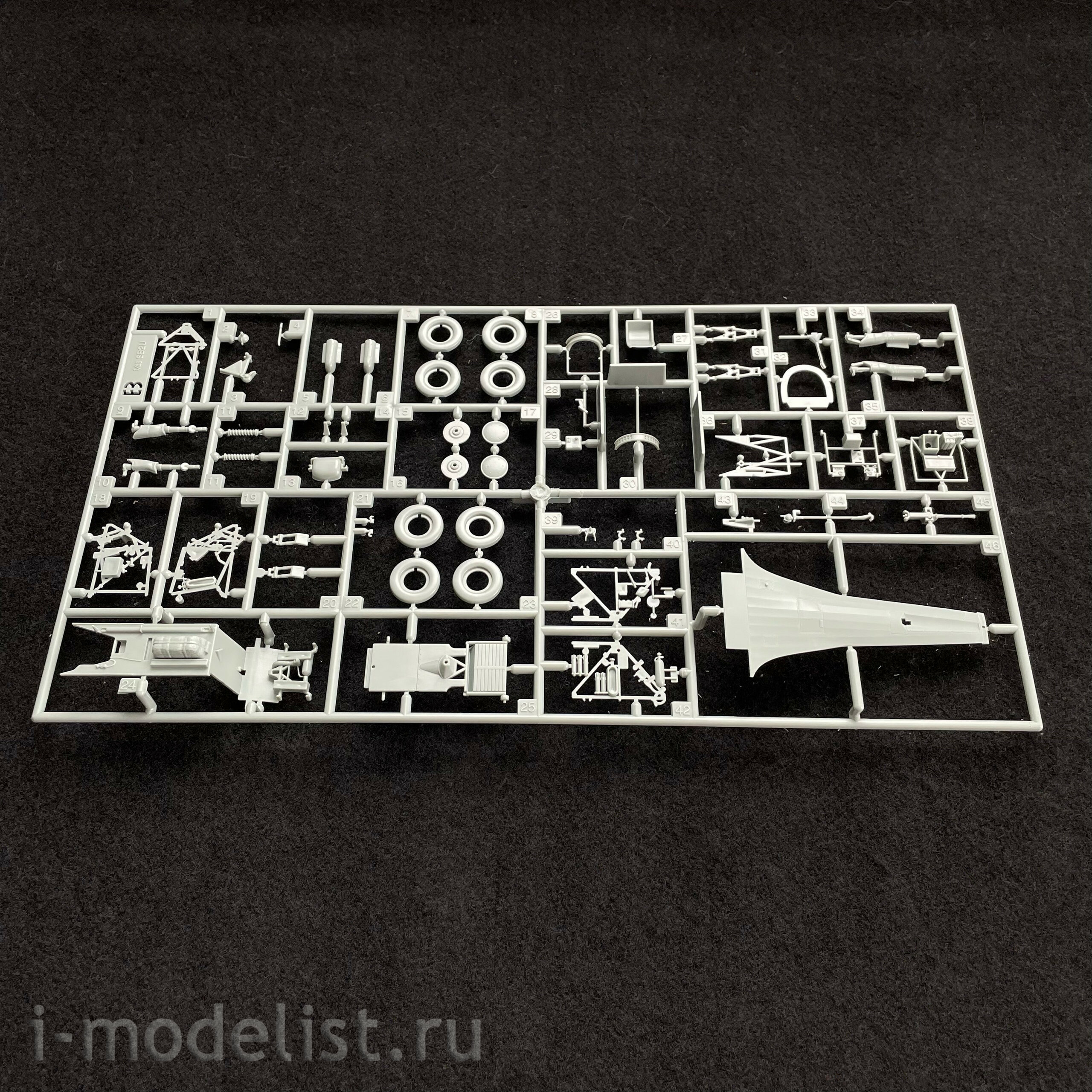 12324 Academy 1/48 SB2U-3 Vindicator Aircraft 