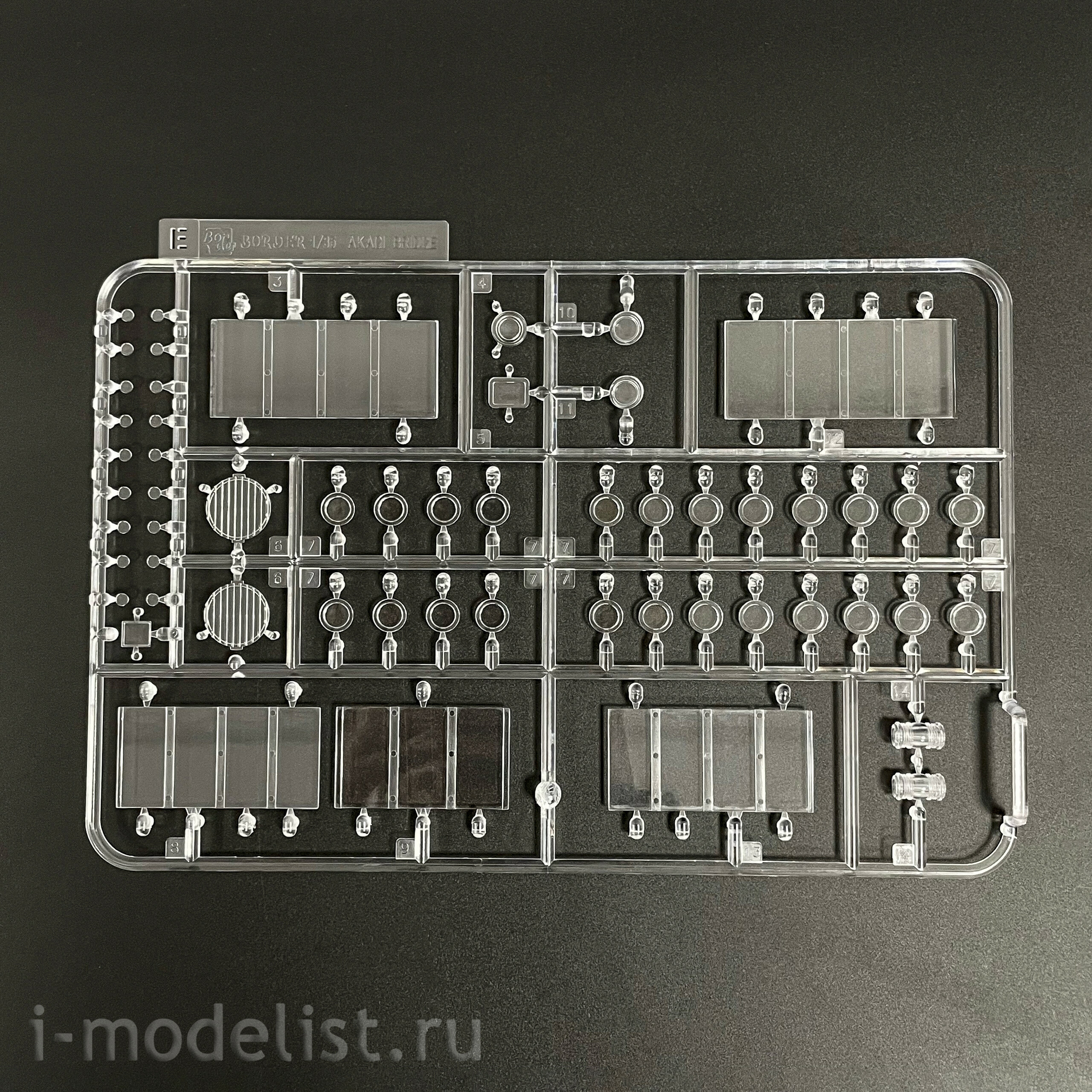 BSF-001 Border Model 1/35 Combo Set: Japanese aircraft carrier Akagi with flight deck and Japanese torpedo bomber Nakajima B5N2 Type 97 