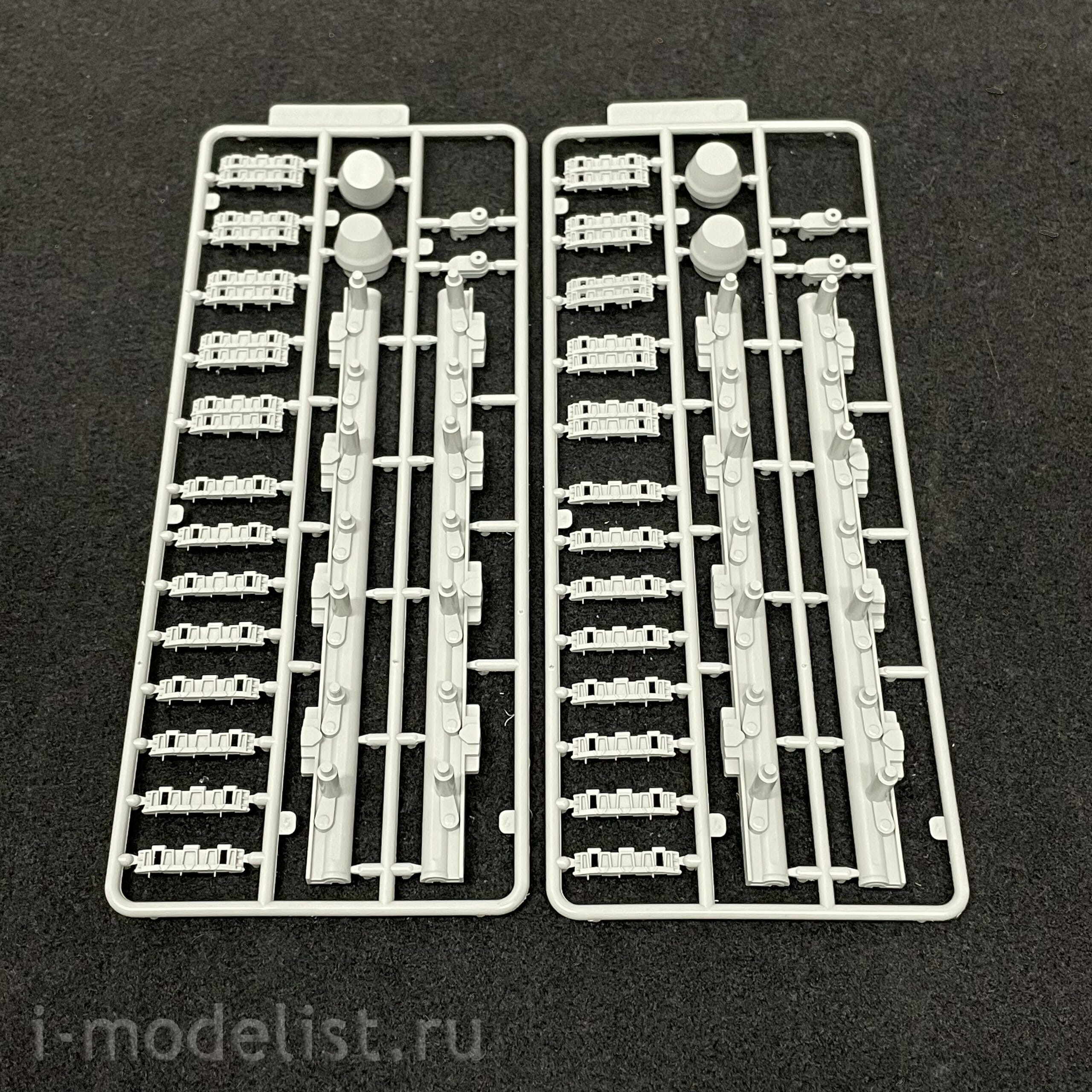UA35028 Modelcollect 1/35 German super-heavy tank E-100, Ausf.G, 105 mm twin guns