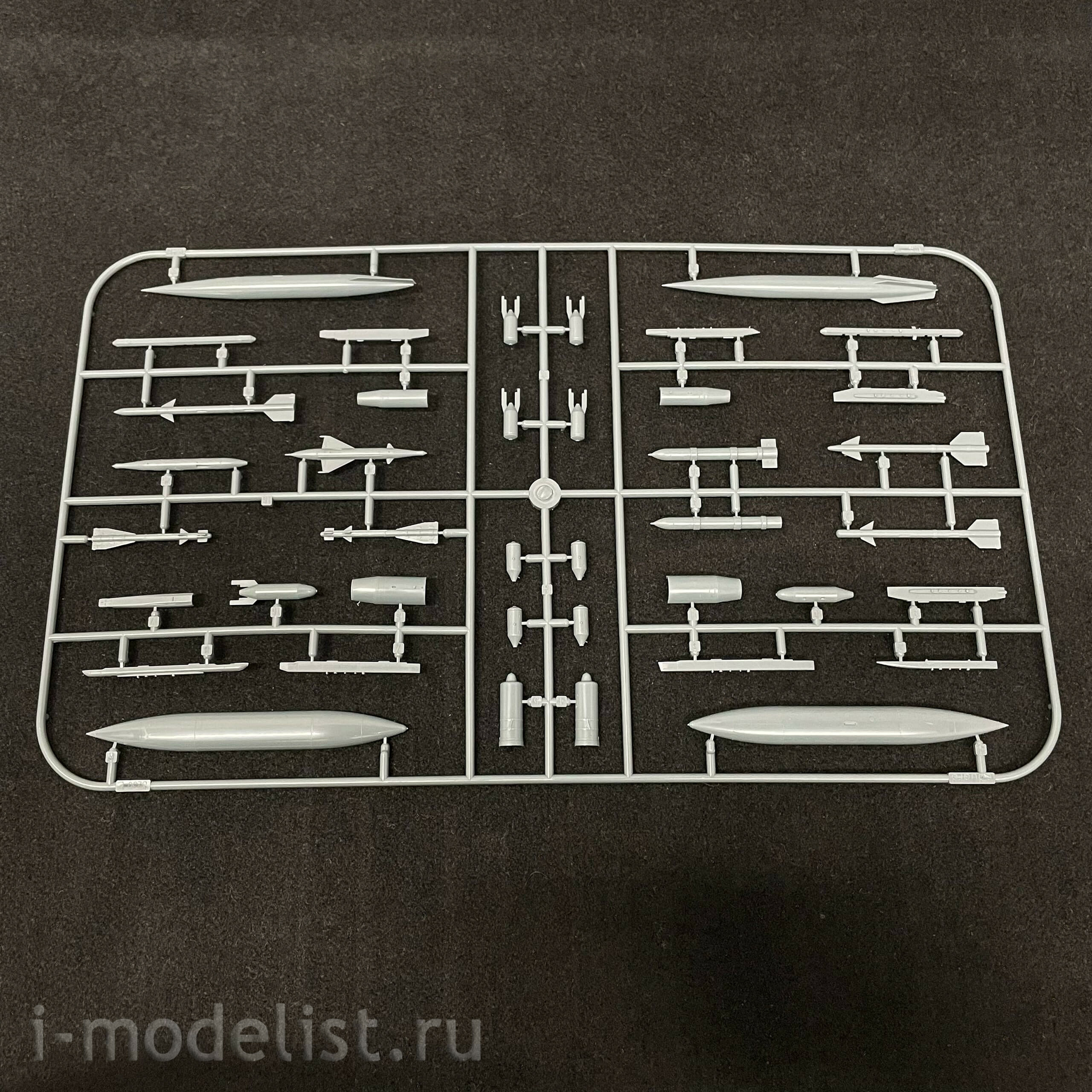 AK148003 AK Interactive 1/48 M-21 PFM Fighter