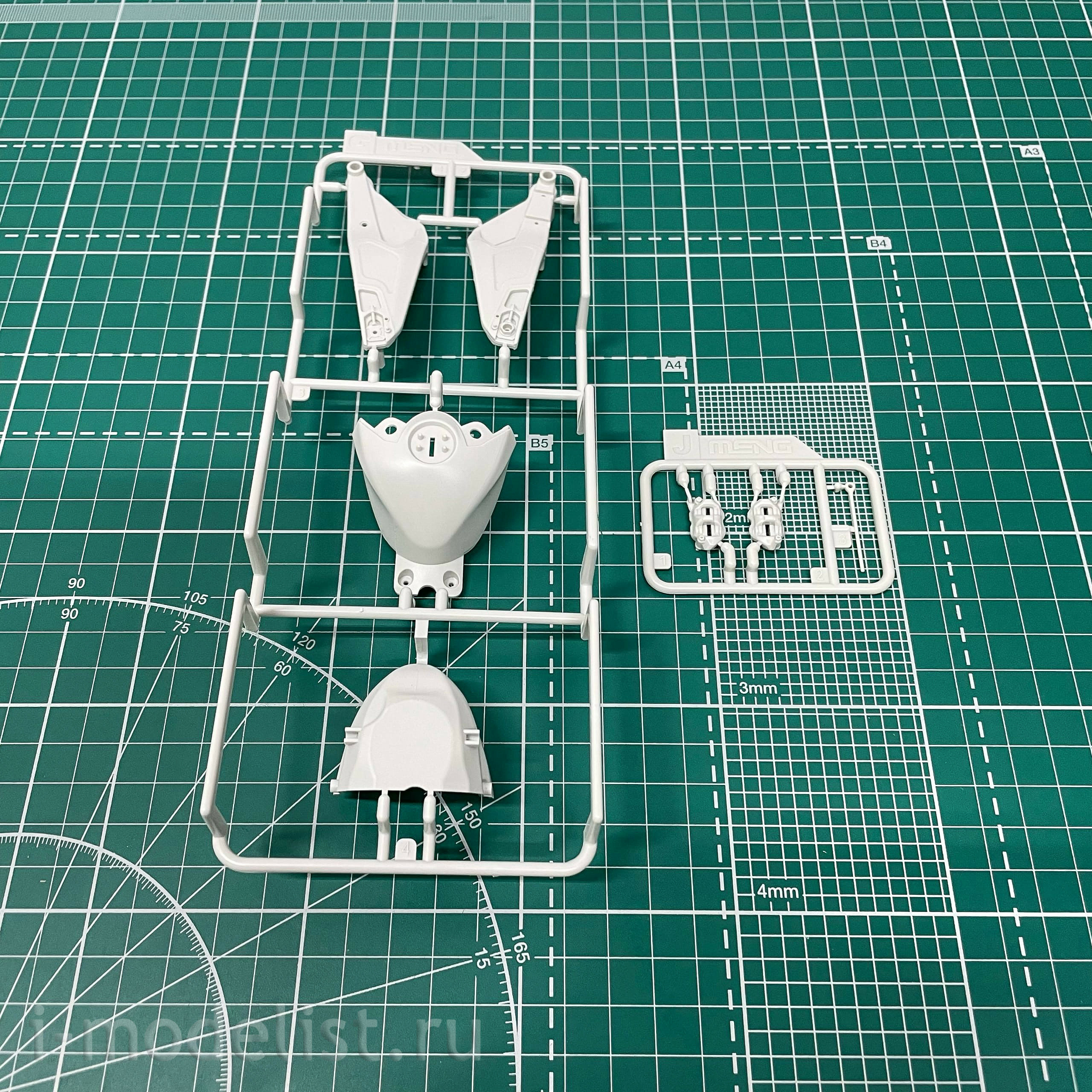 MT-004 Meng 1/9 BMW HP4 Race Motorcycle