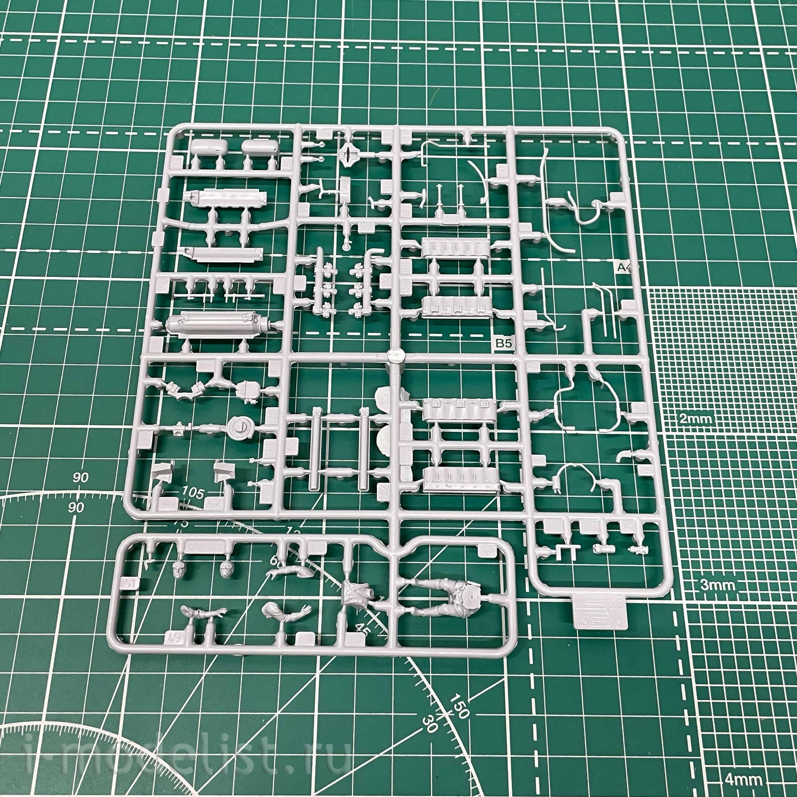 4814 Zvezda 1/48 Soviet Yak-3 fighter