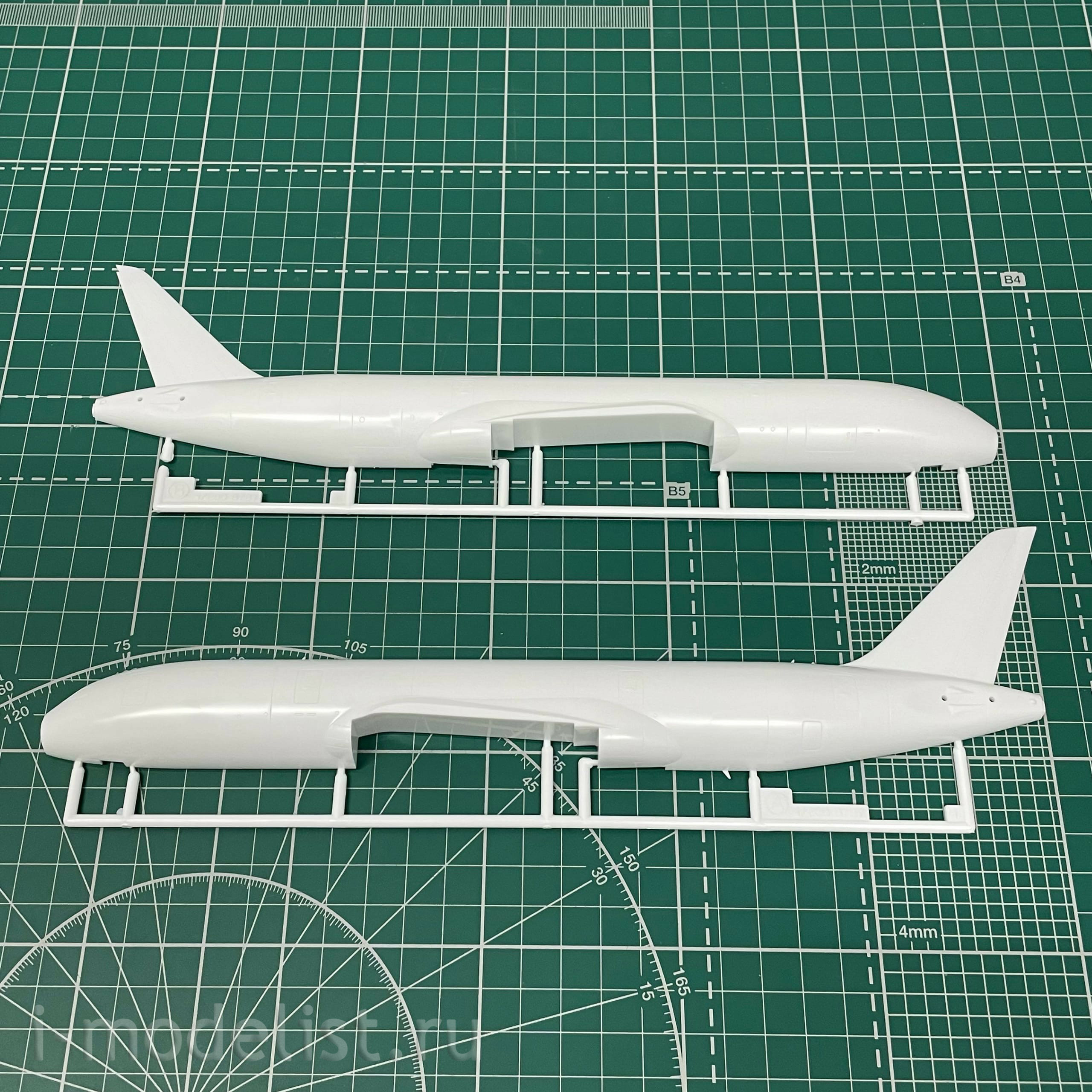 10807 Hasegawa 1/200 B787-8 DEMONSTRATOR 1ST