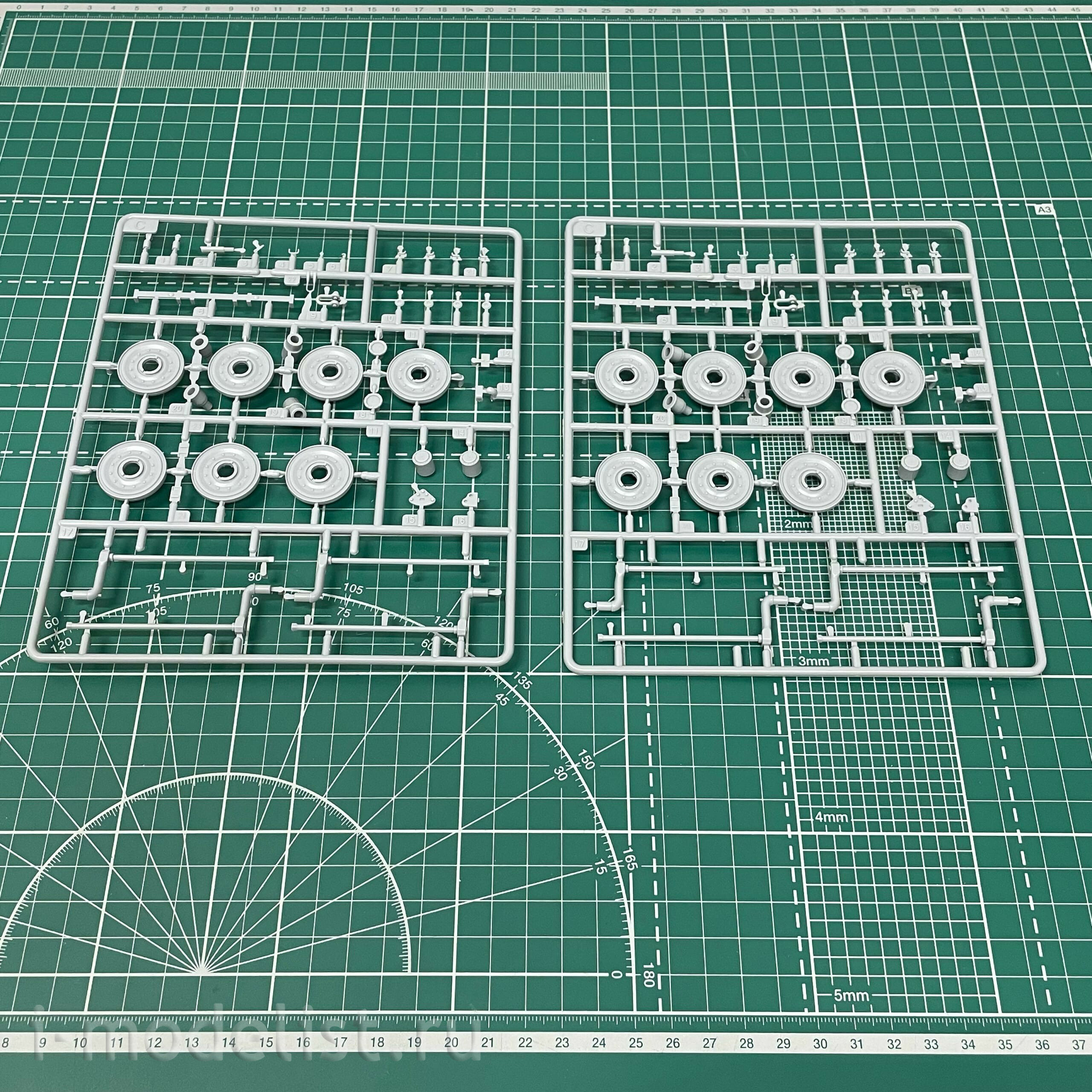 35A018 Amusing Hobby 1/35 Panther II