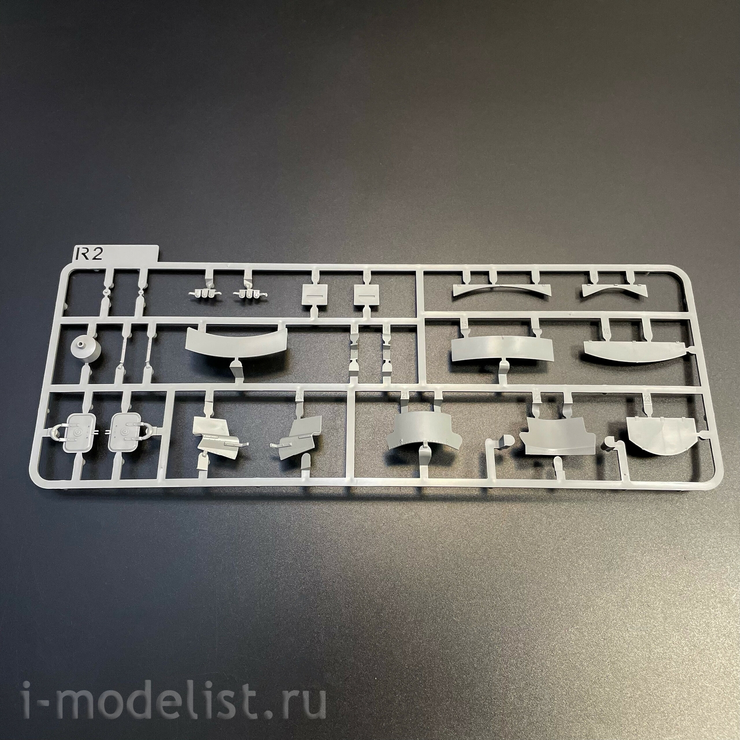 2196 Takom 1/35 Notмецкий тяжёлый танк Sd.Kfz.181 Pz.Kpfw.VI Ausf.E - Tiger I ранний