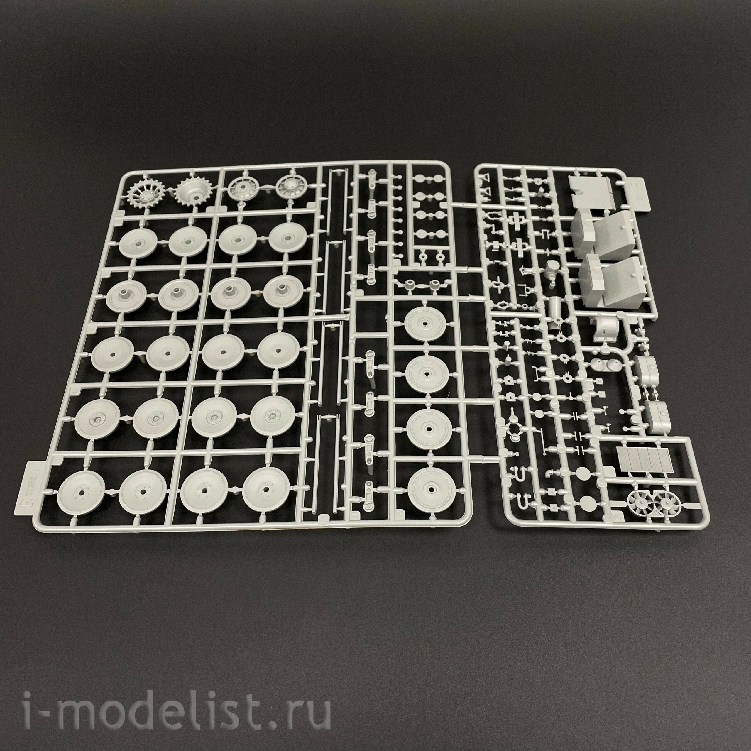 BT-034 Border Model 1/35 German Tiger I Tank (early) 