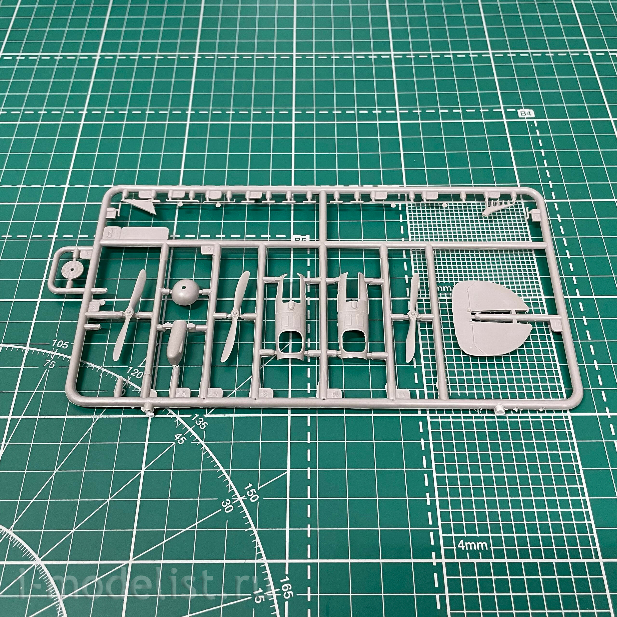 022 Roden 1/72 Albatros D. III Oeffag s.53 Aircraft