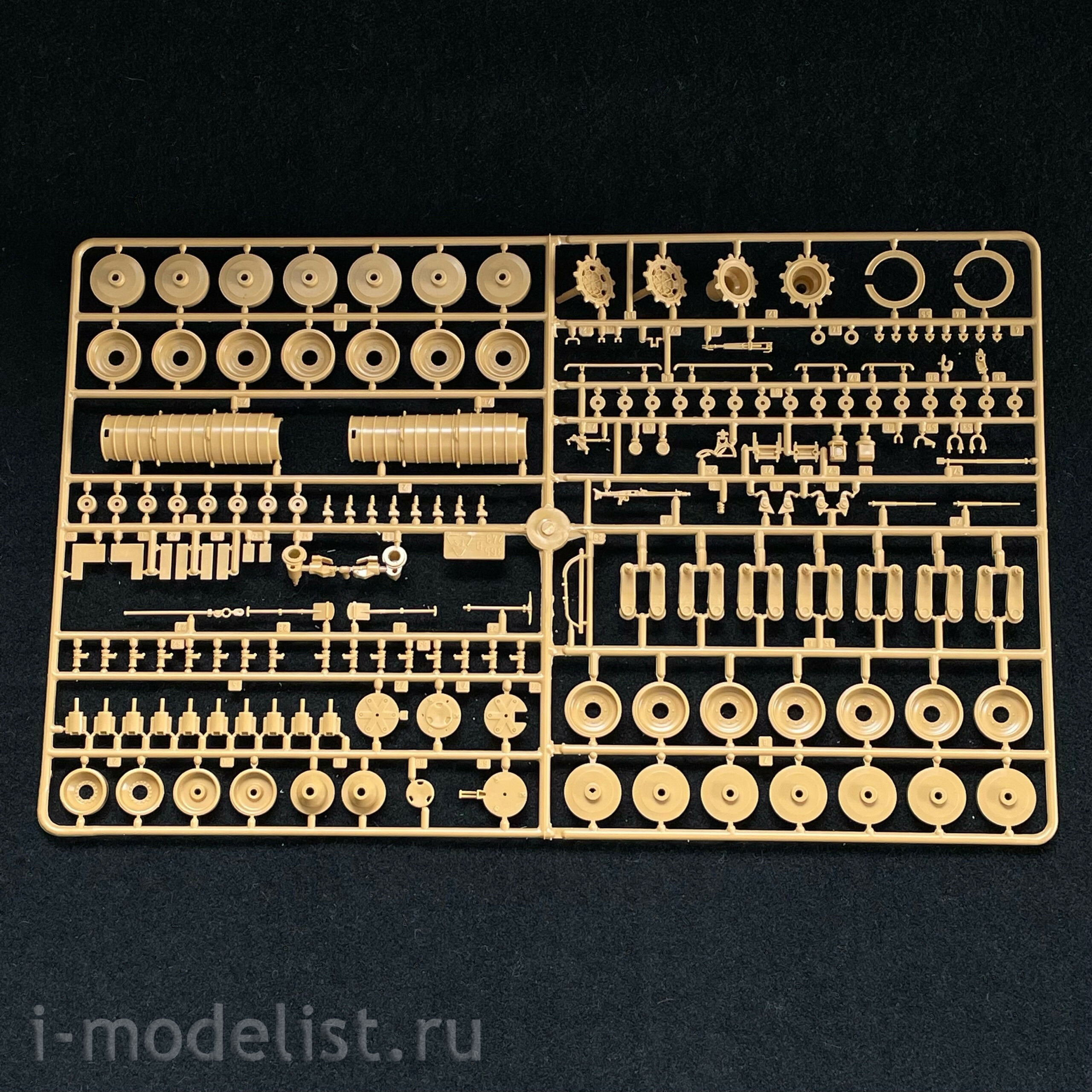 6559 Italeri 1/35 German tank Leopard 2A4