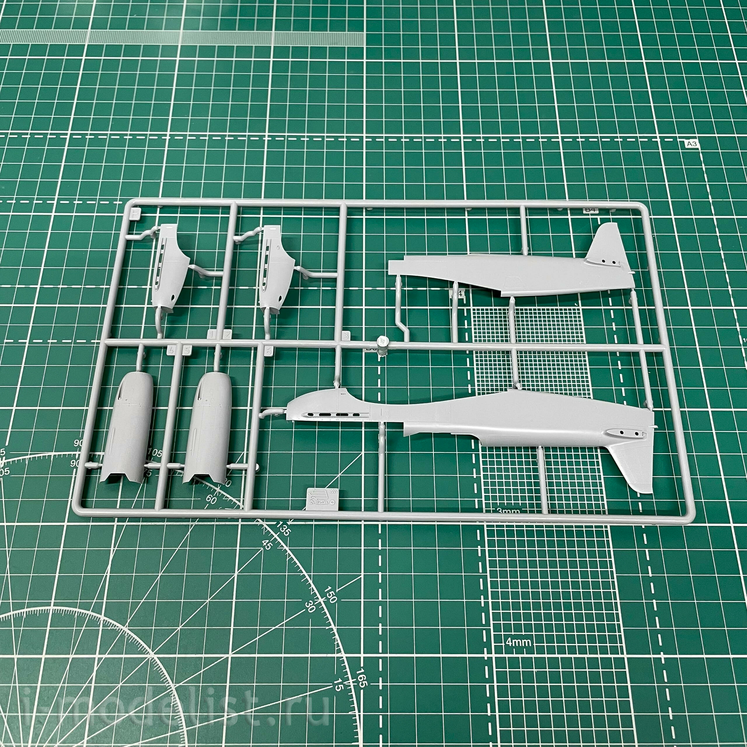 4815 Zvezda 1/48 Soviet Yak-9D fighter