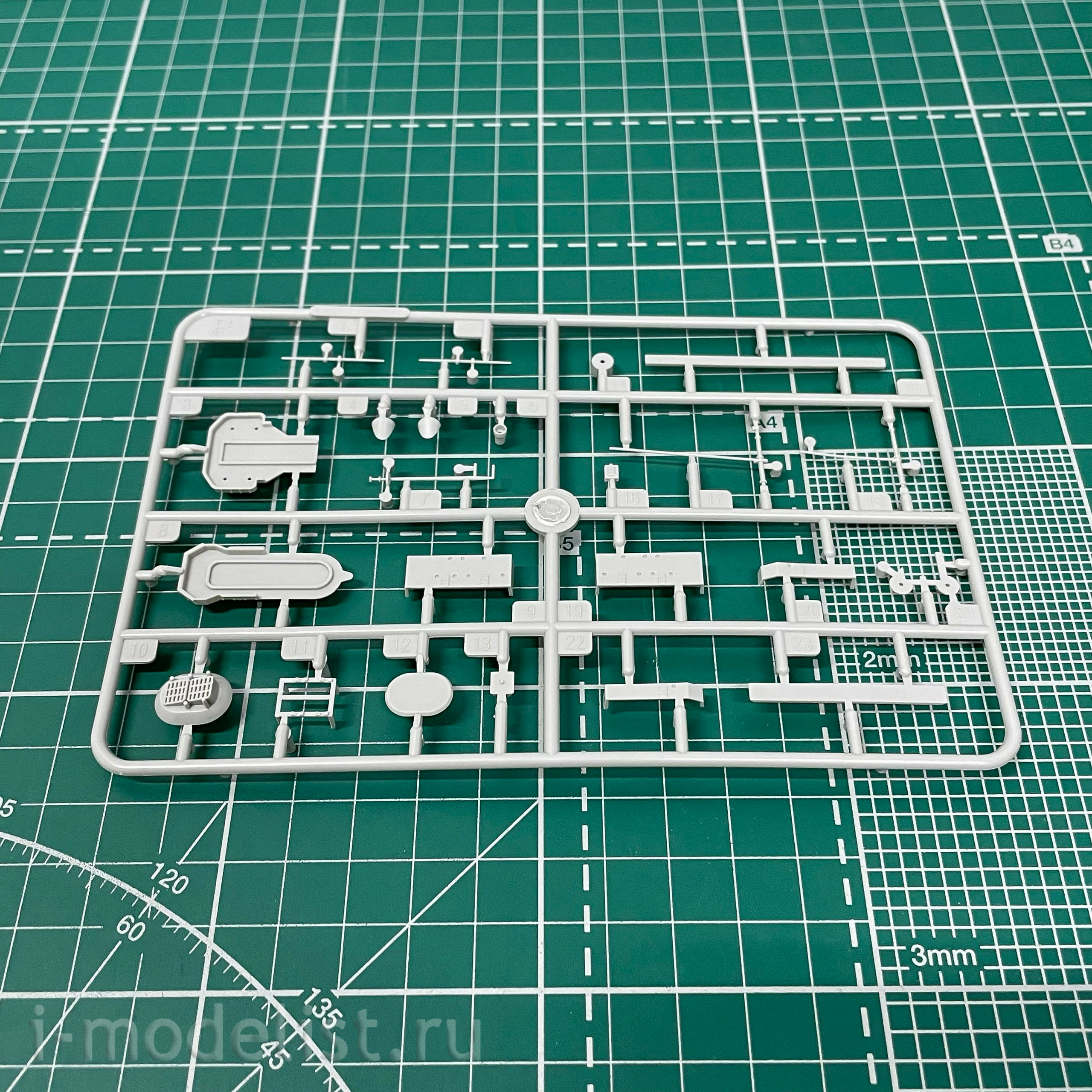 05782 Trumpeter 1/700 USS Tennessee BB-43 1944