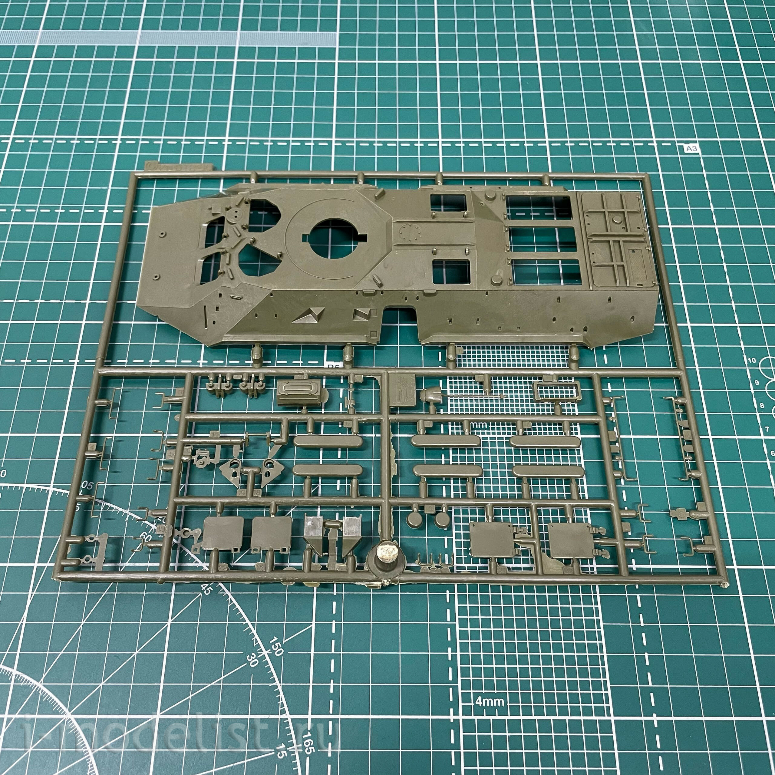 3558 Zvezda 1/35 Soviet BTR-80