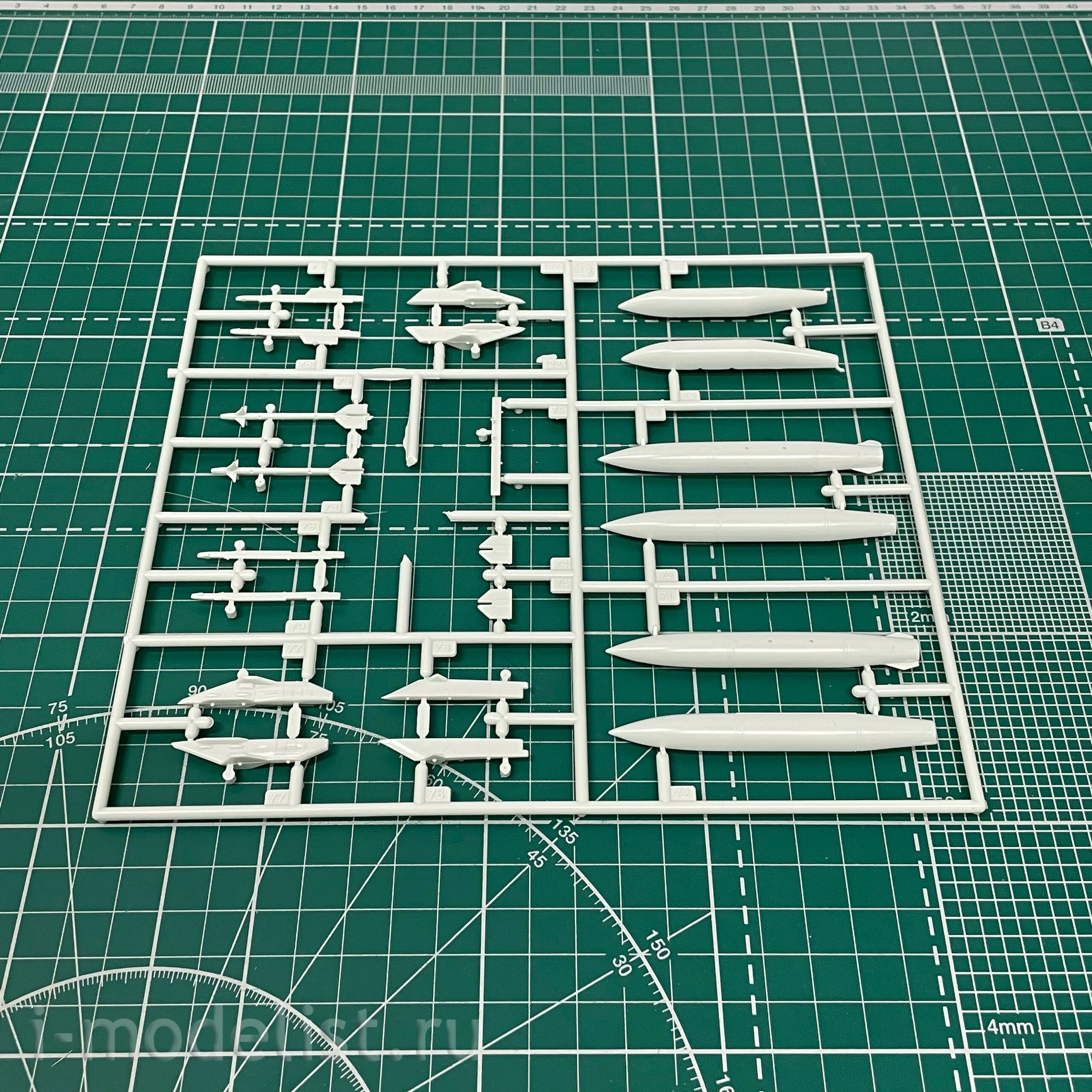 03844 Revell 1/72 Light Fighter F-16D Fighting Falcon