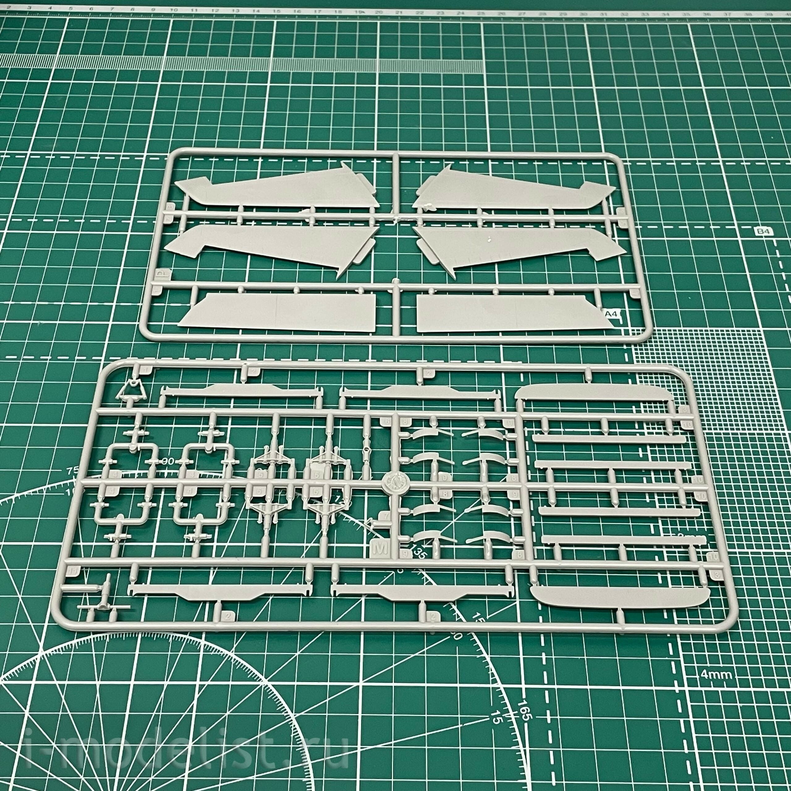 332 Roden 1/144 C-5M Super Galaxy Aircraft