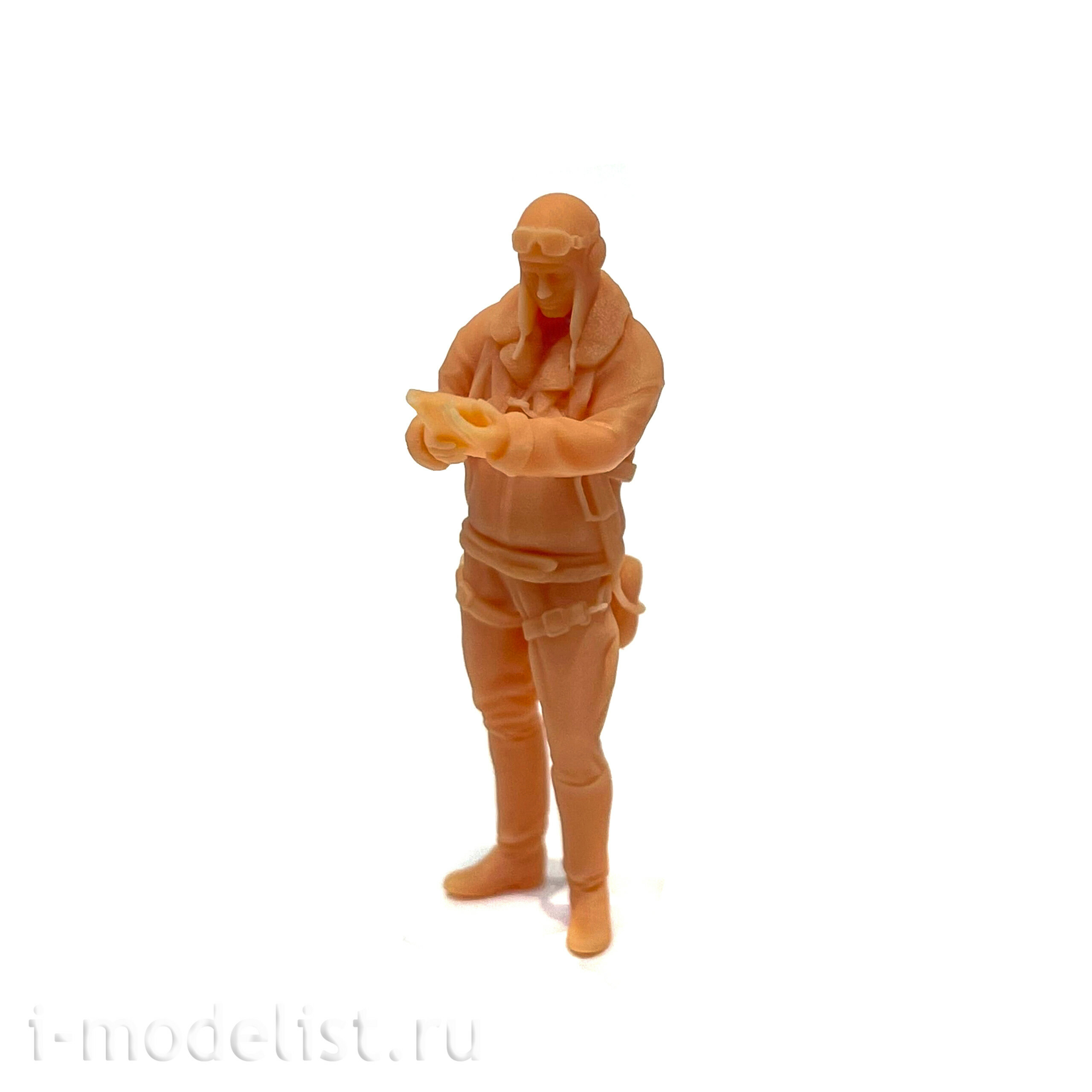 MM48001 My Model 1/48 Pilot figure in winter uniform