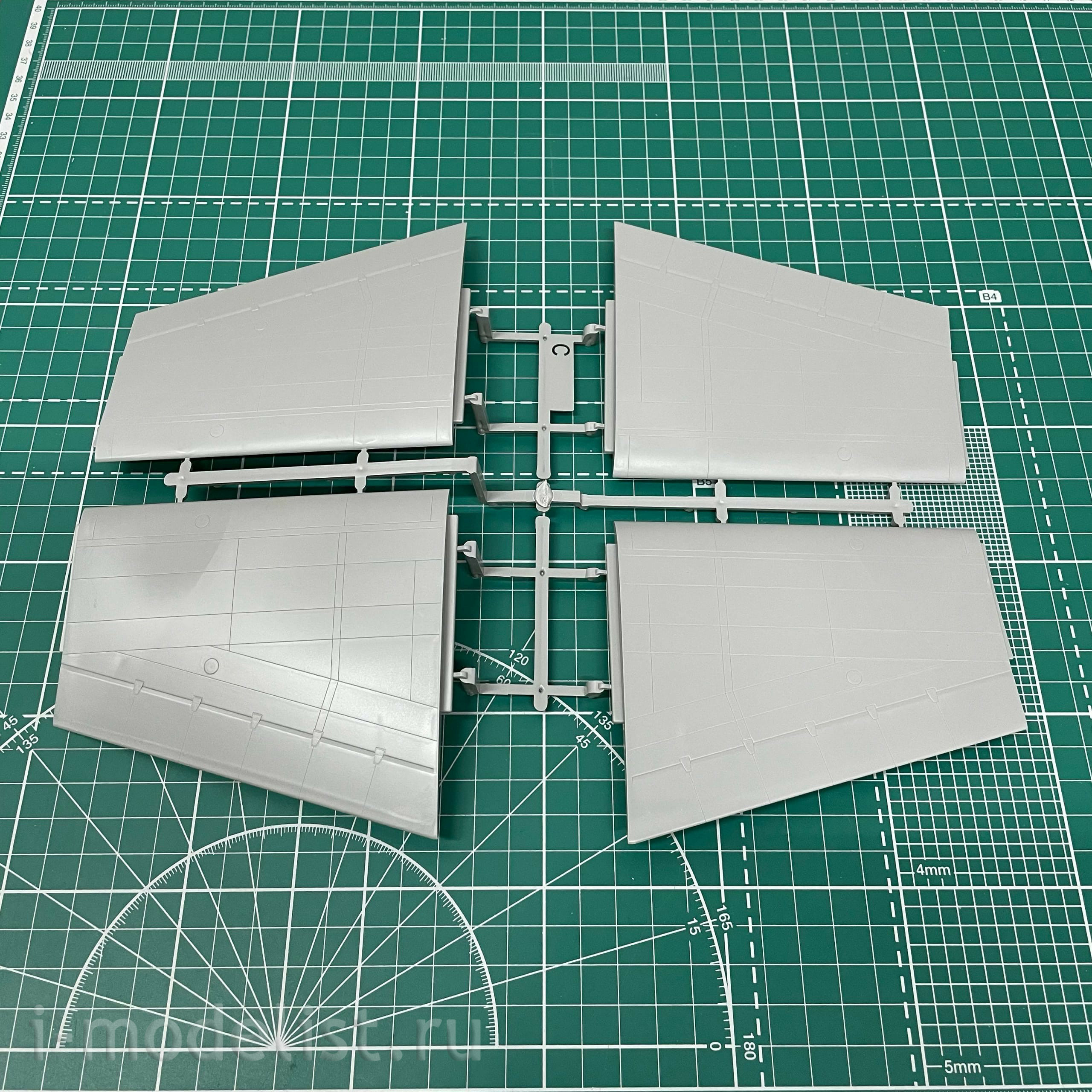 3002 Takom 1/144 Lun-Class Ekranoplan