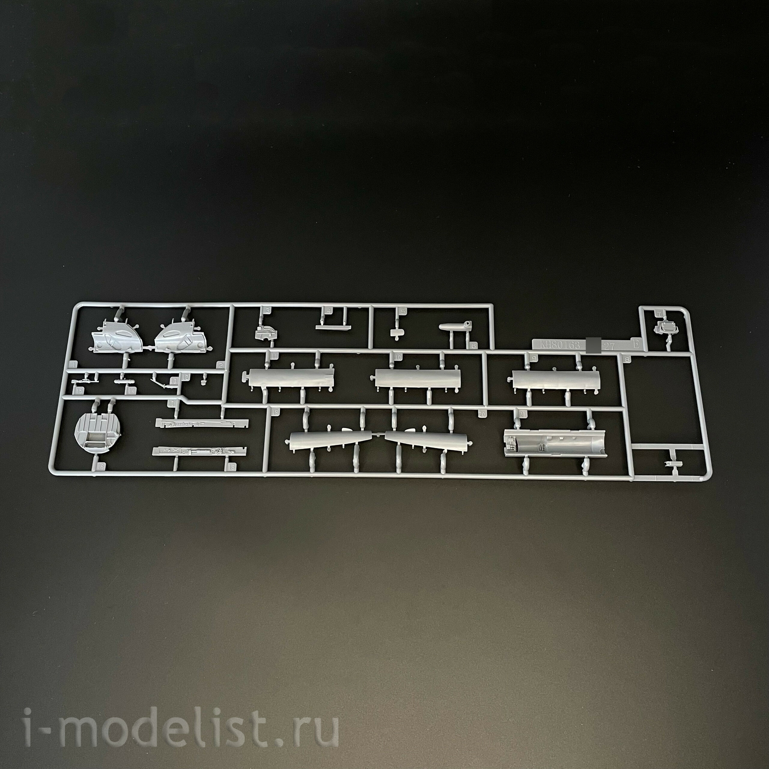 KH80168 Zimi Model 1/48 Российский истребитель С-27УБ (Flanker-C)