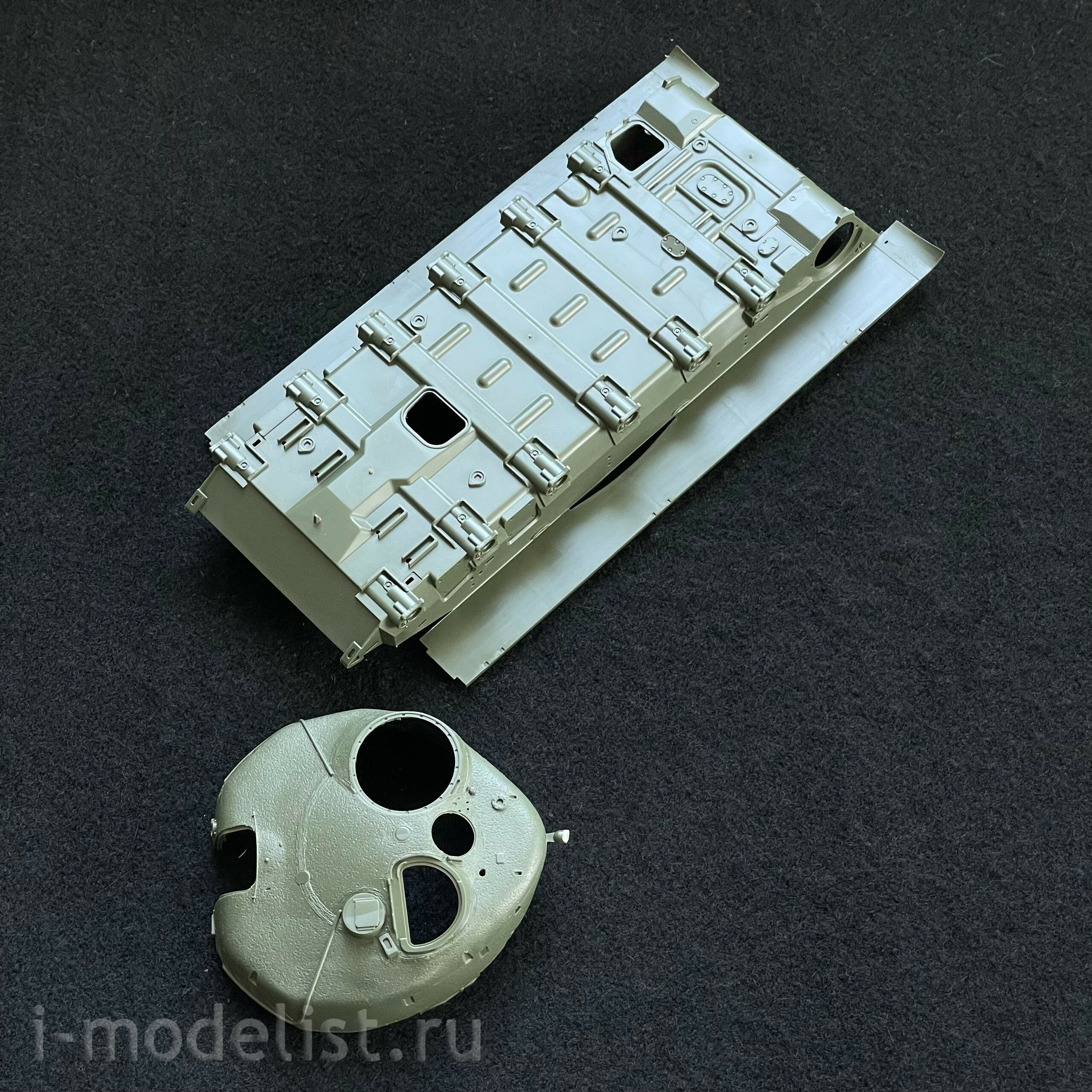 35A045 Amusing Hobby 1/35 Main Battle Tank of Yugoslavia M-84A