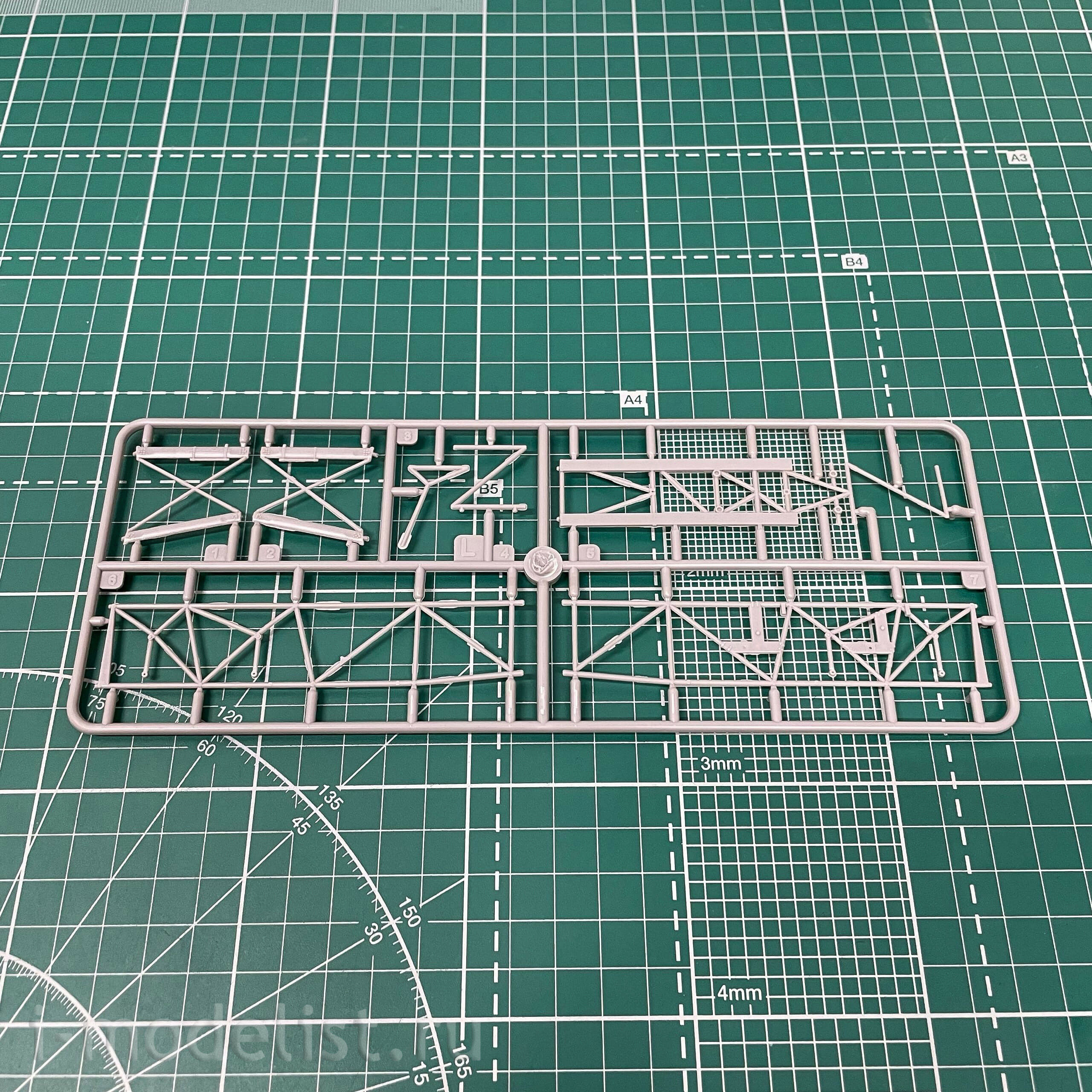 631 Roden 1/32 Boeing Stearman PT-17 Kaydet Aircraft