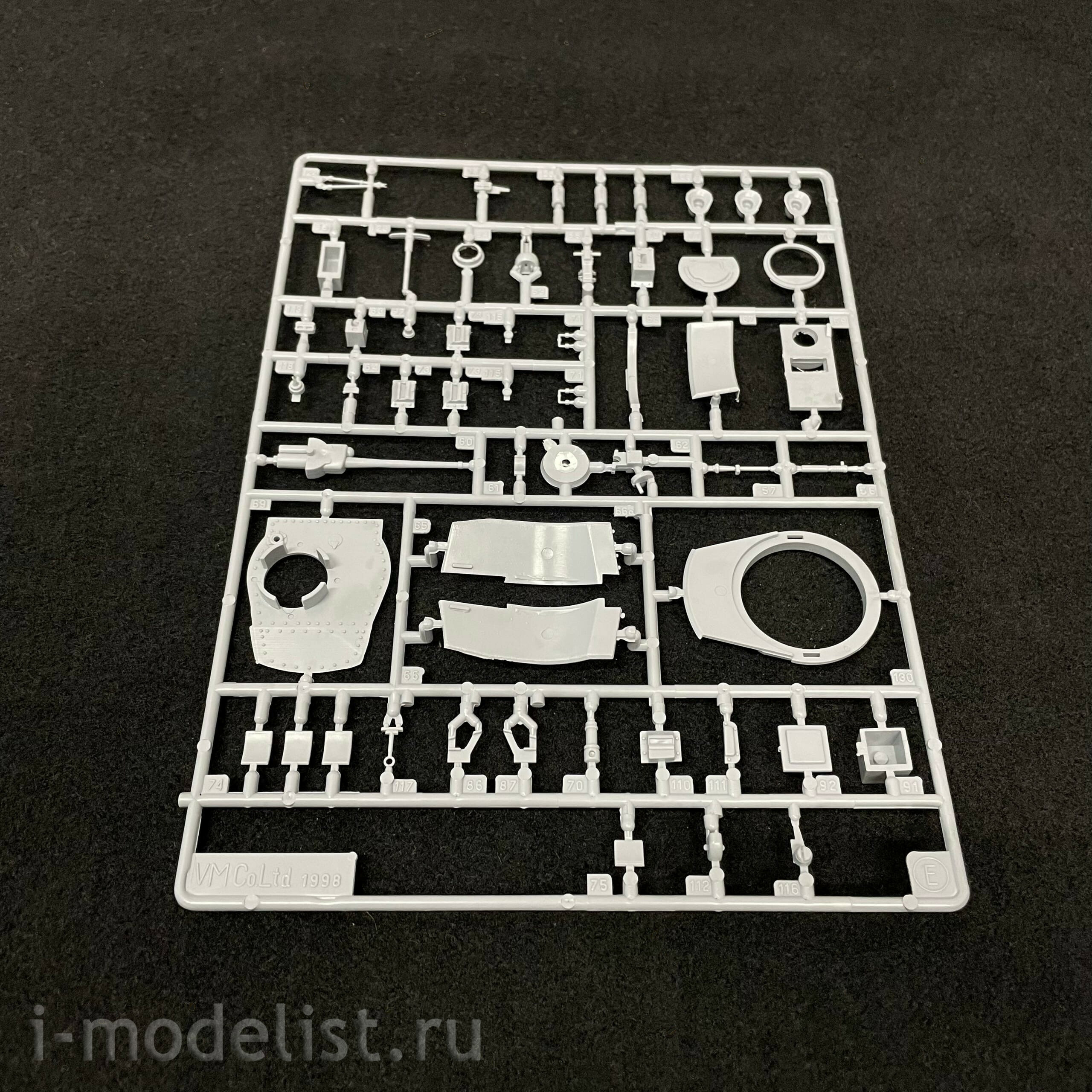 3542 Maket 1/35 Light tank Pz.Kpfw 38 (t) Ausf A-D (Prague)
