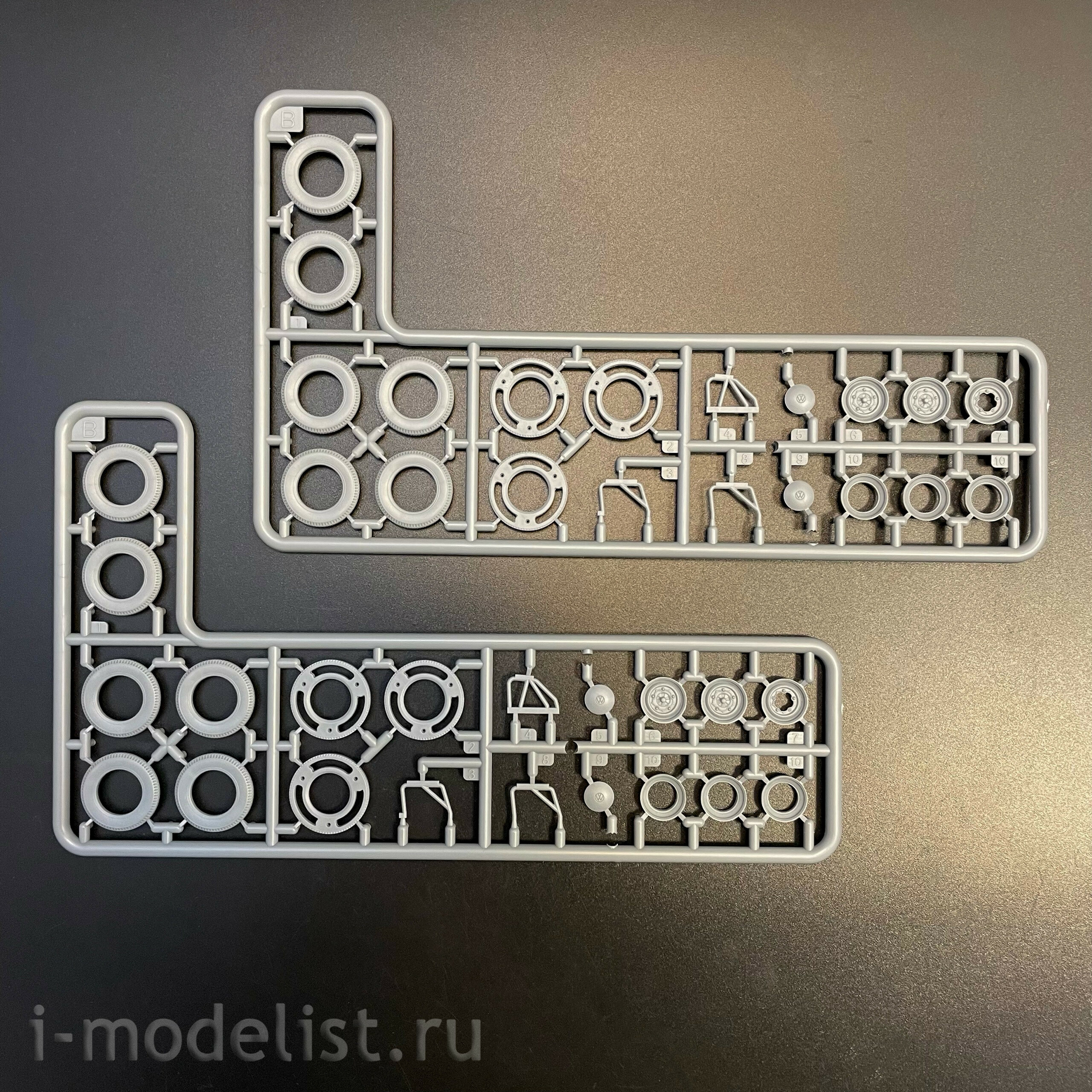 AK35025 AK Interactive 1/35 Коммерческий фургон T2 1972 года