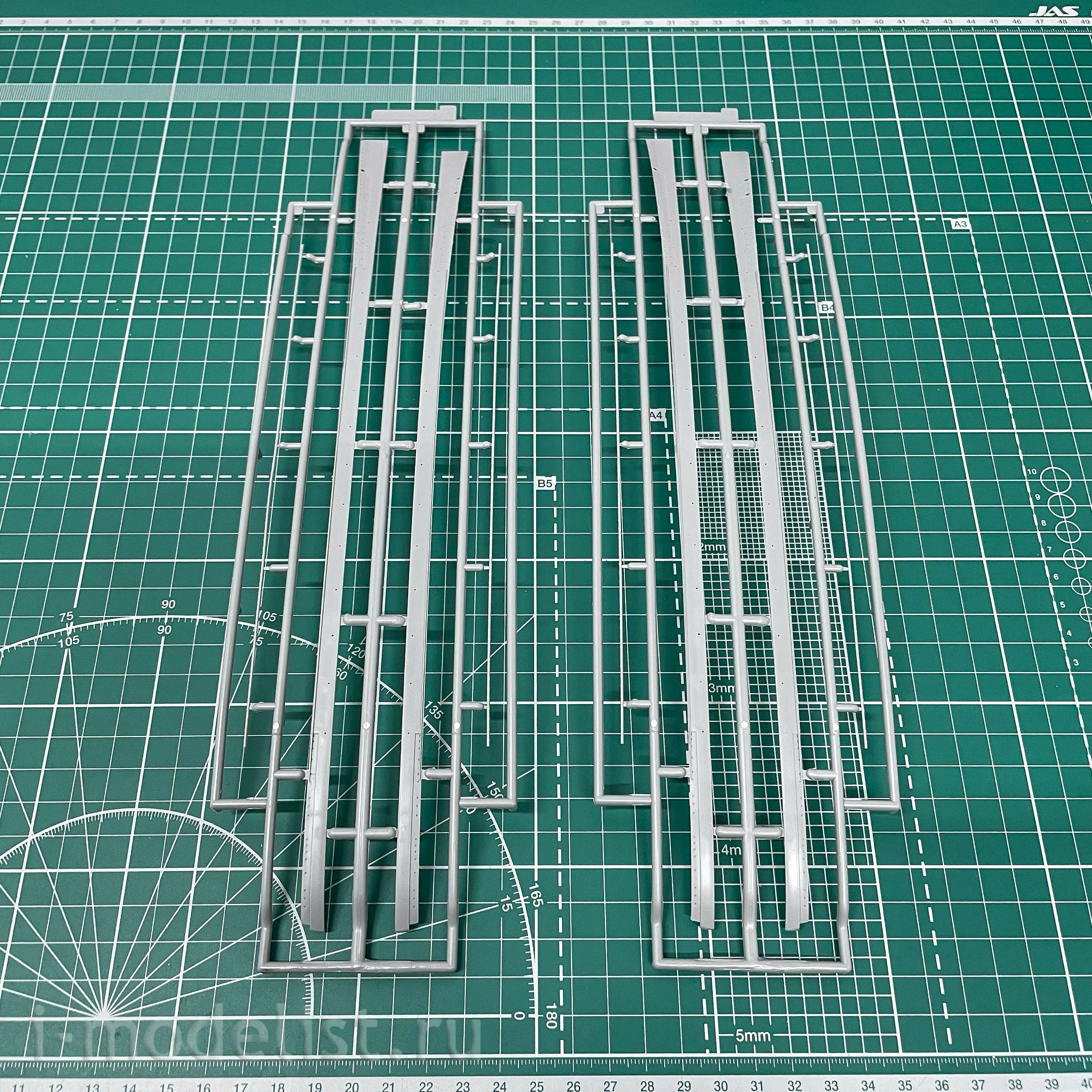 SP-7043 Takom 1/700 Cruiser SMS Derfflinger 1916 + cruiser SMS Lützow 1916 + Zeppelin Q-class airship