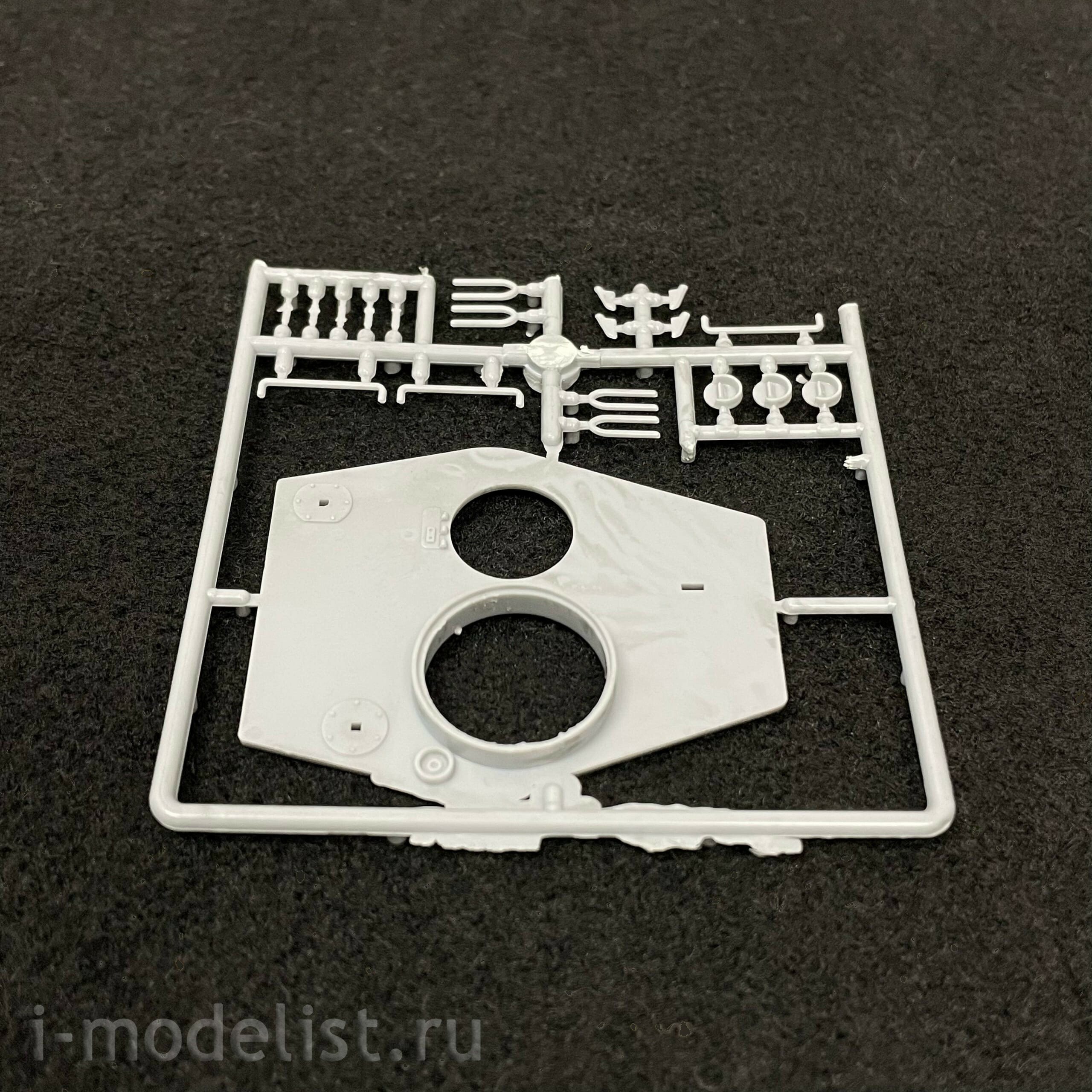 3527 Maket 1/35 Tank 34/85 of early releases of the plant №112 