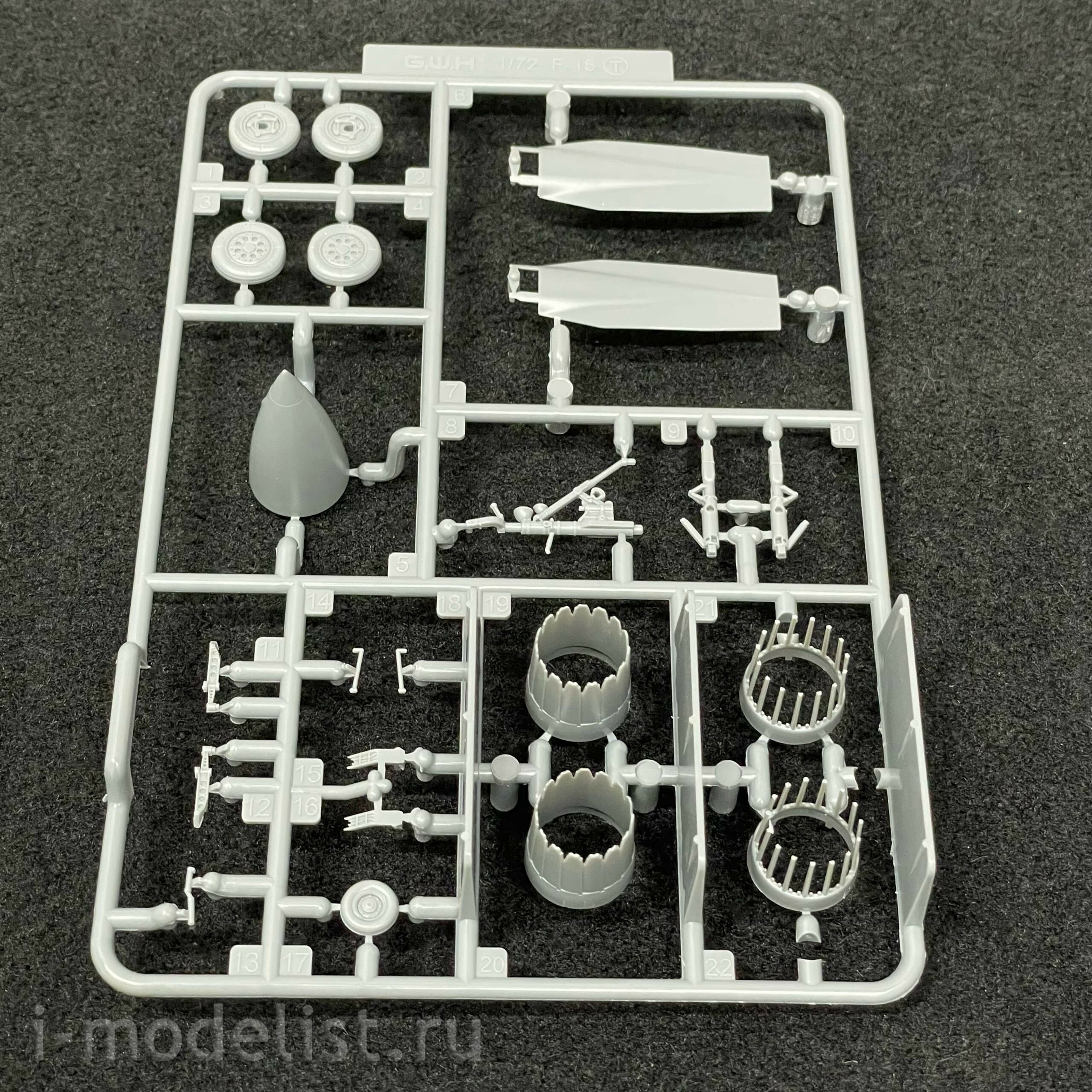 L7209 Great Wall Hobby 1/72 F-15E Fighter-bomber with GBU-39 aerial bomb