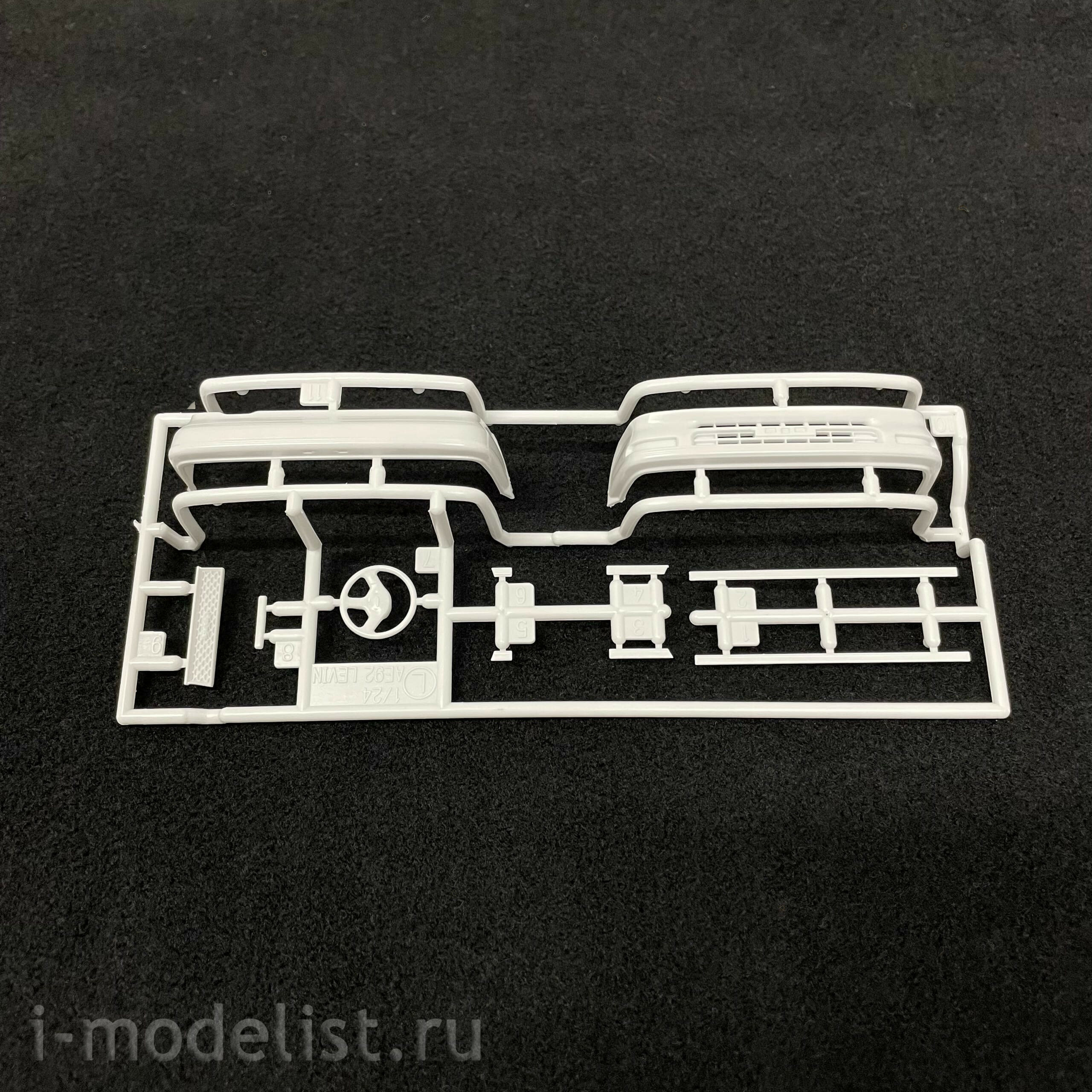 20564 Hasegawa 1/24 Car Trust Corolla Levin AE92 
