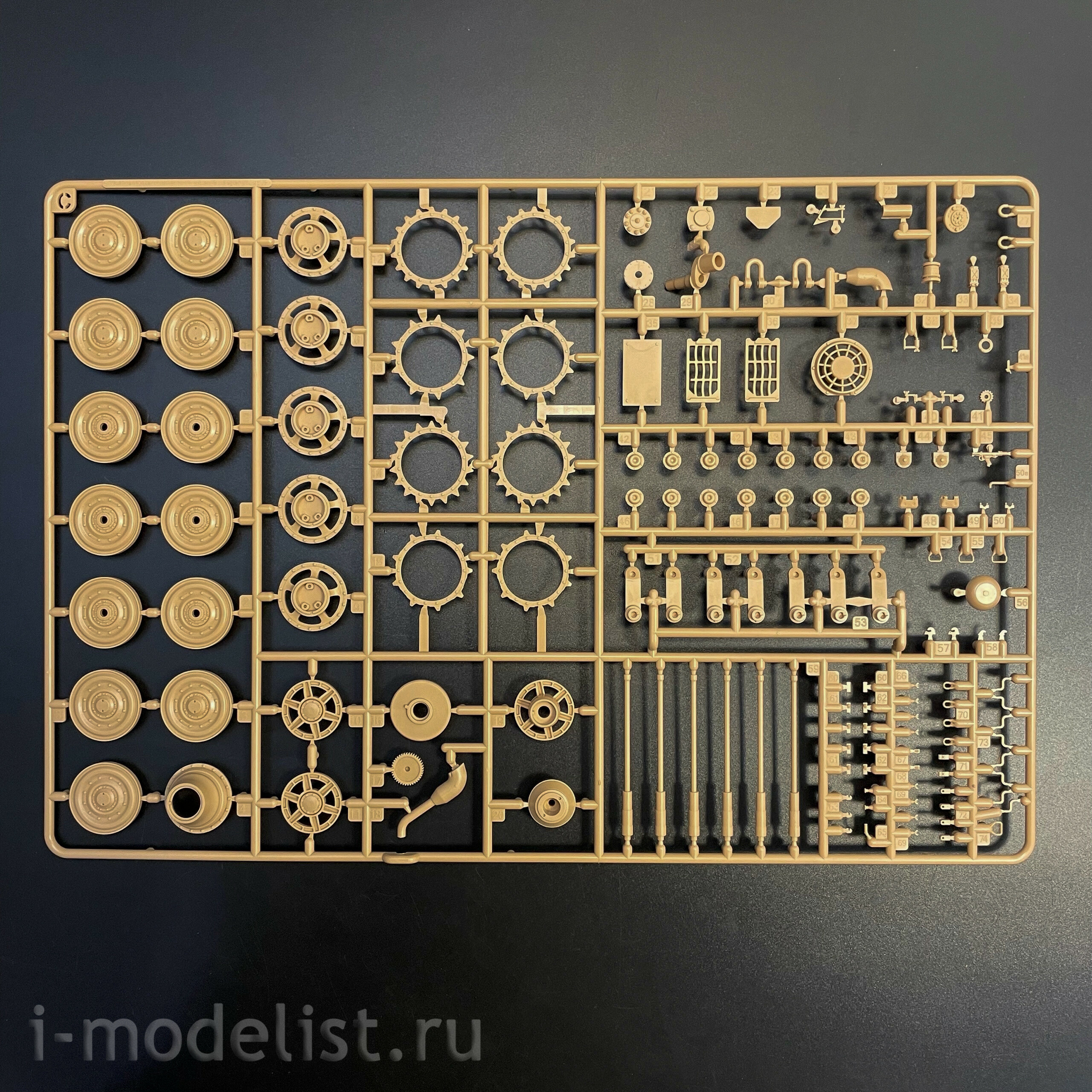 RM-5137 Rye Field Model 1/35 Notмецкий танк Sd.Kfz.182 Panzerkampfwagen VI Tiger Ausf.B “King Tiger” ARDENNES 1944 Башня Henschel