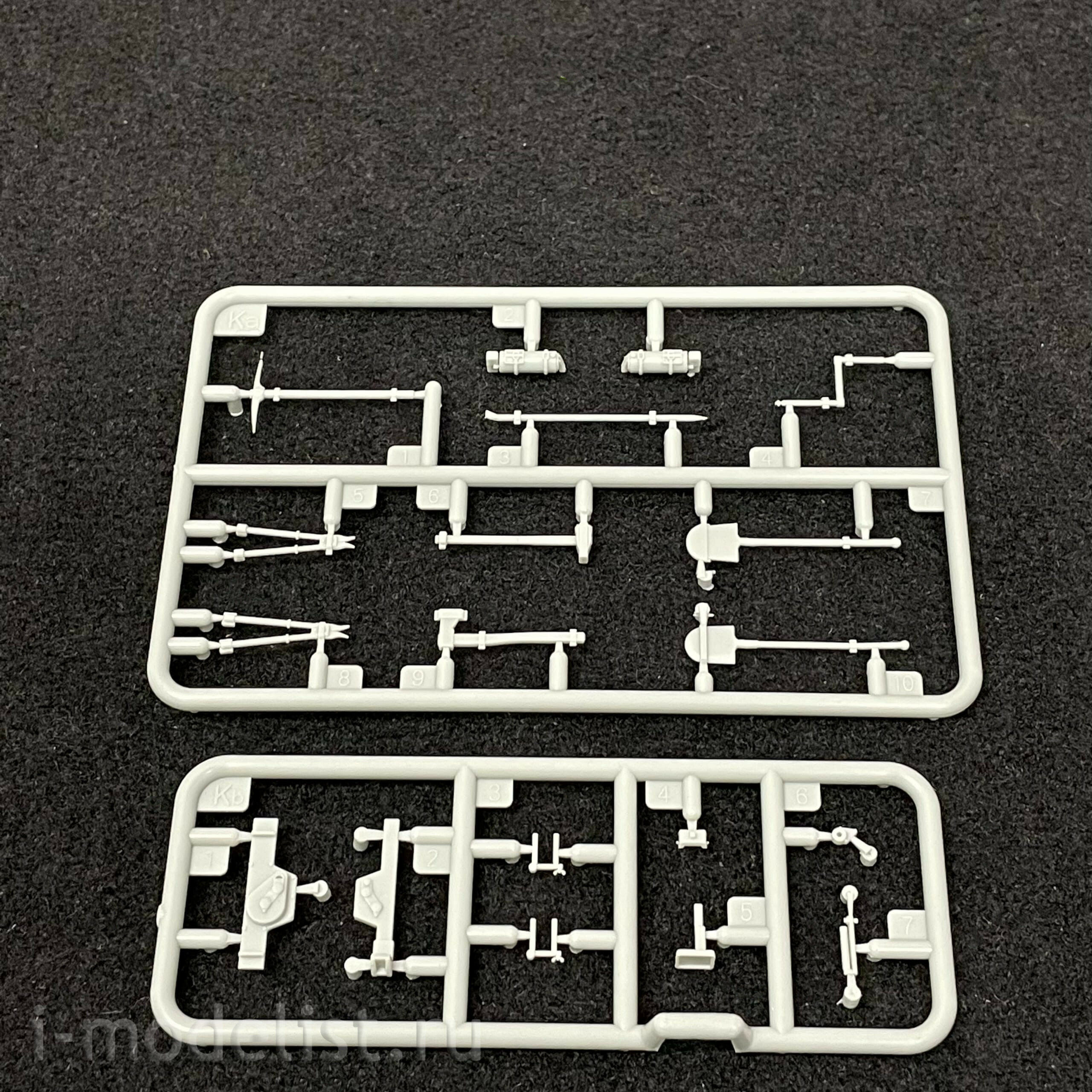 L3512 Great Wall Hobby 1/35 German sWS half-track conveyor with a crew