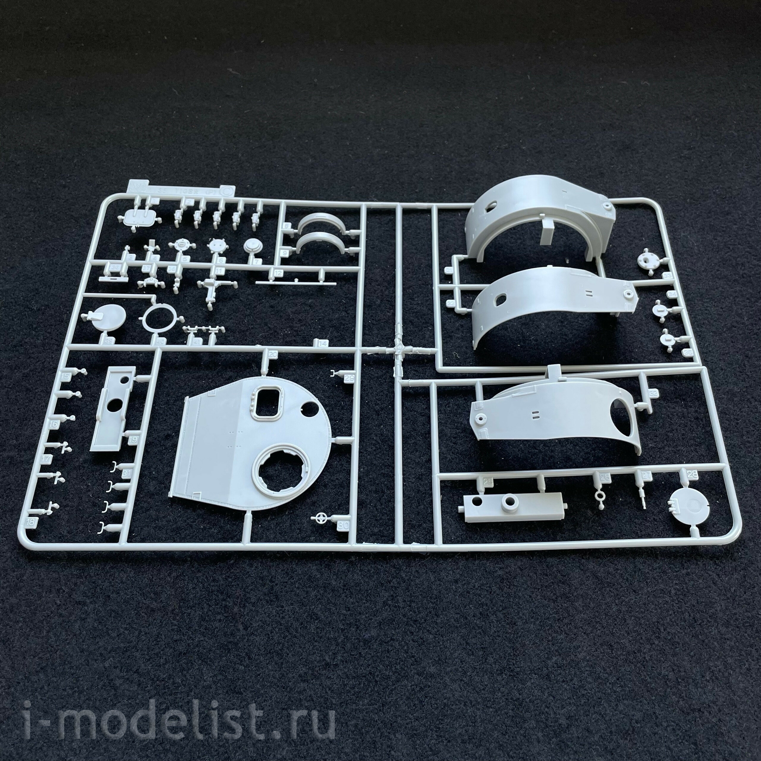 6484 Dragon 1/35 Tiger I Gruppe Fehrmann Tank