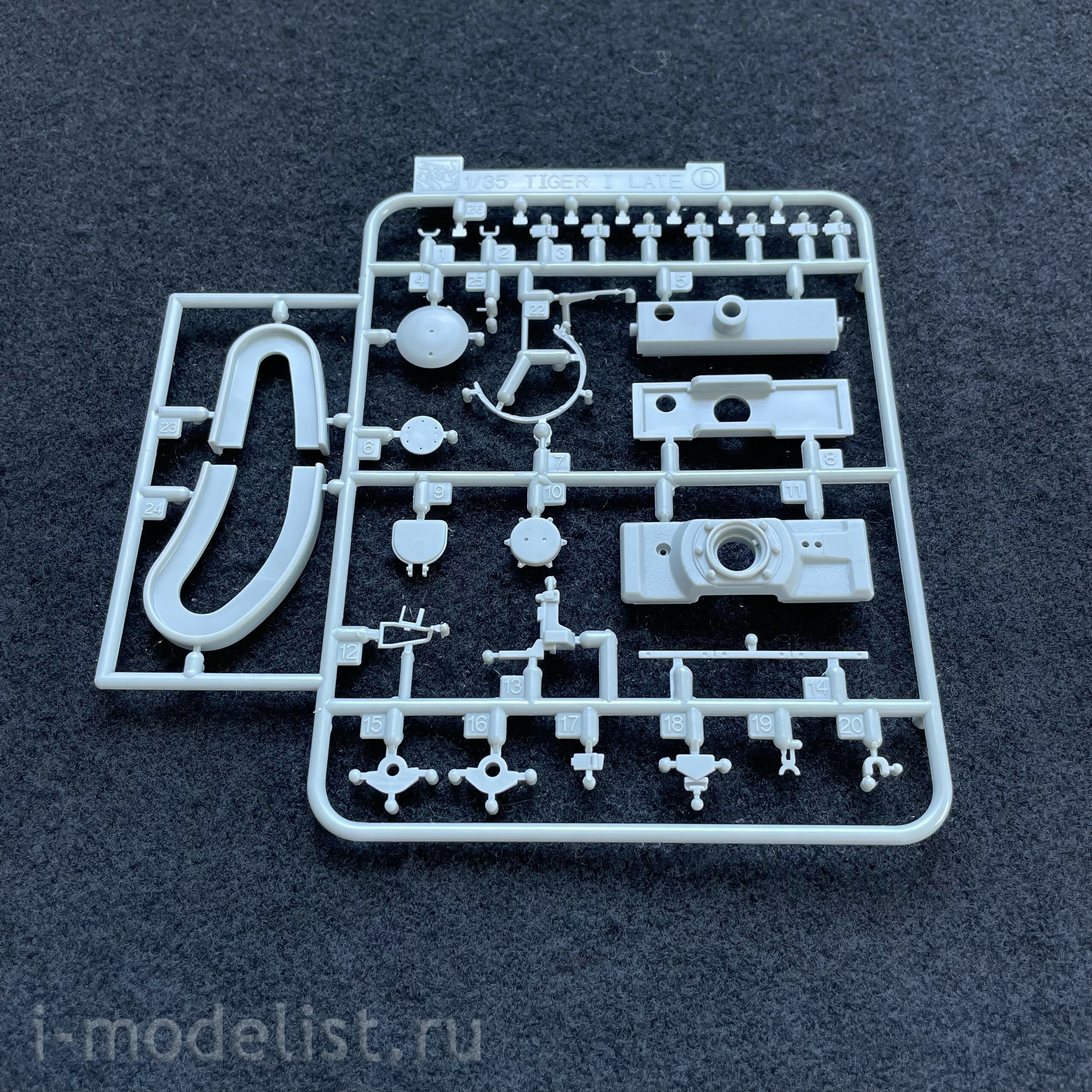 6484 Dragon 1/35 Tiger I Gruppe Fehrmann Tank