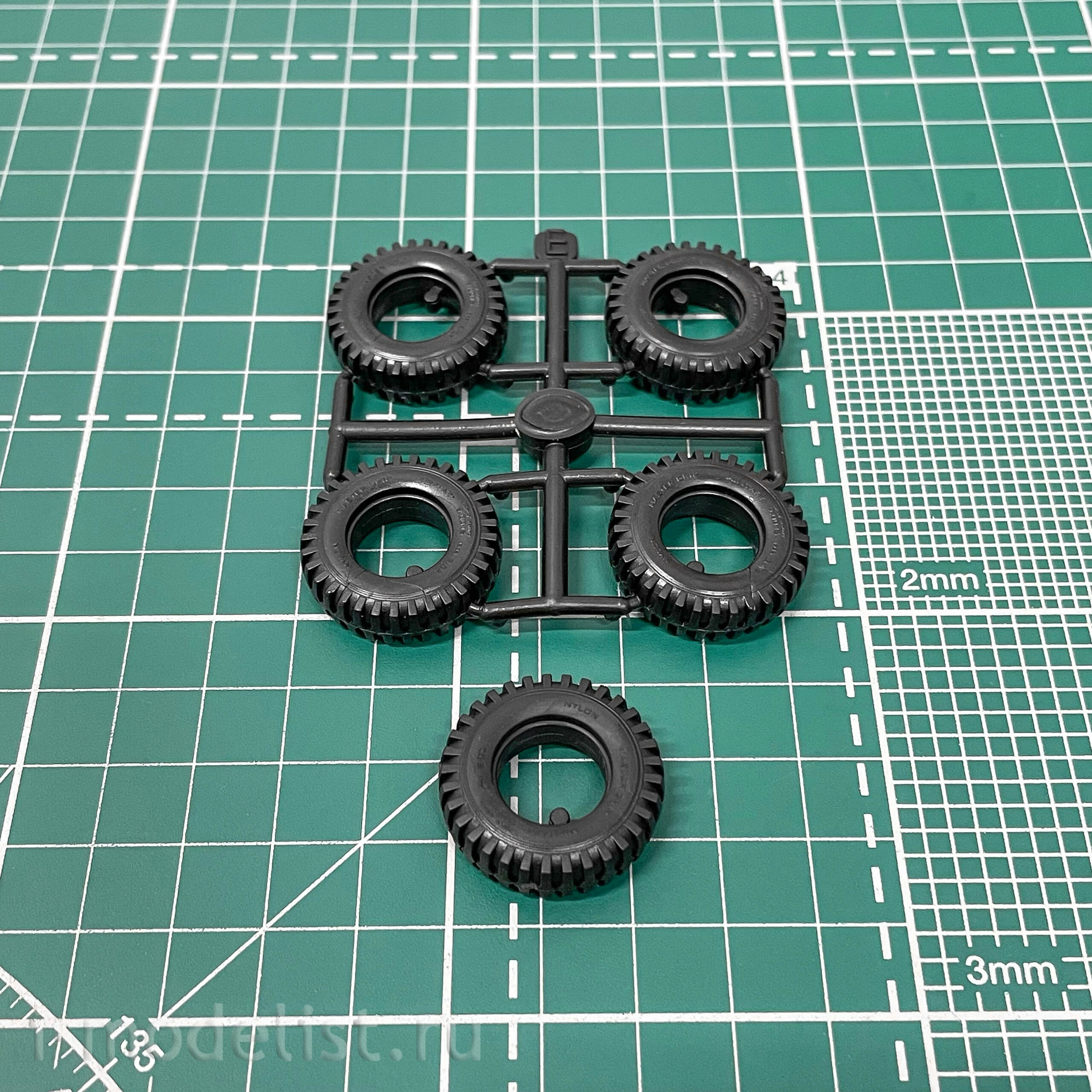 809 Roden 1/35 M42 US 3/4 ton 4x4 Command Truck