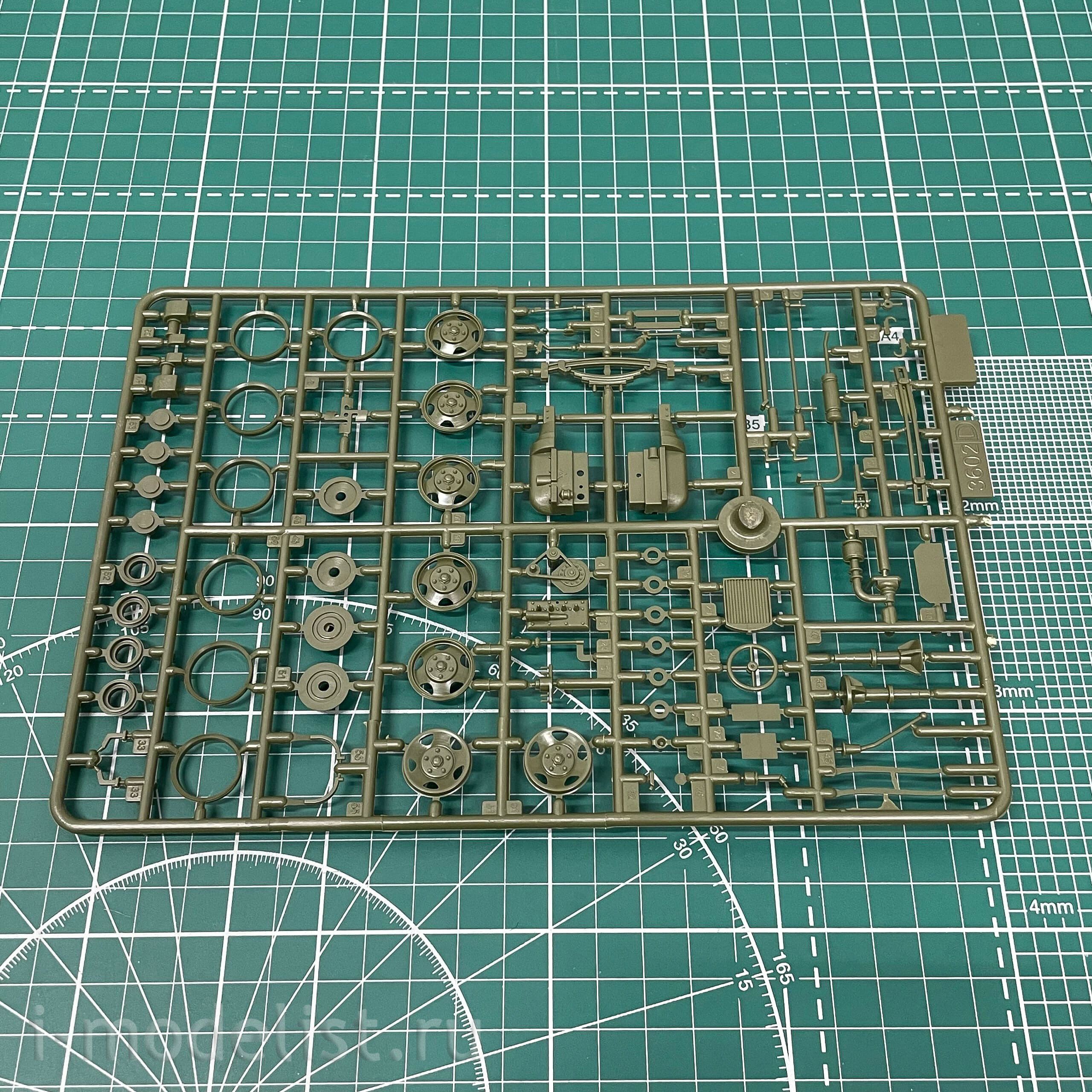 3602 Zvezda 1/35 Truck GAS-AA